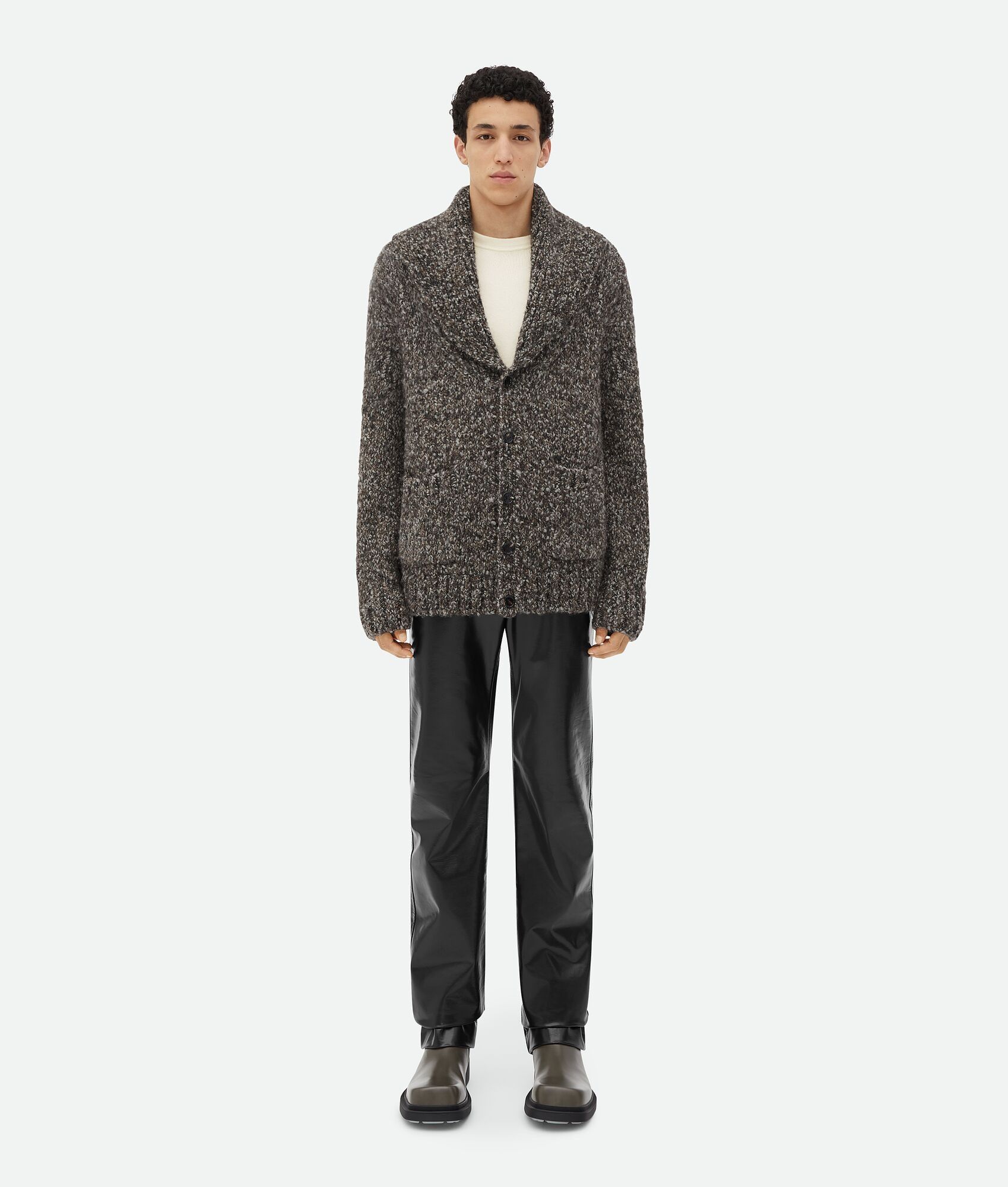 Bottega Veneta o1n1vont1224 Alpaca Shawl Collar Cardigan in Dark Grey Size US S / EU 44-46 / 1 - 1 Thumbnail