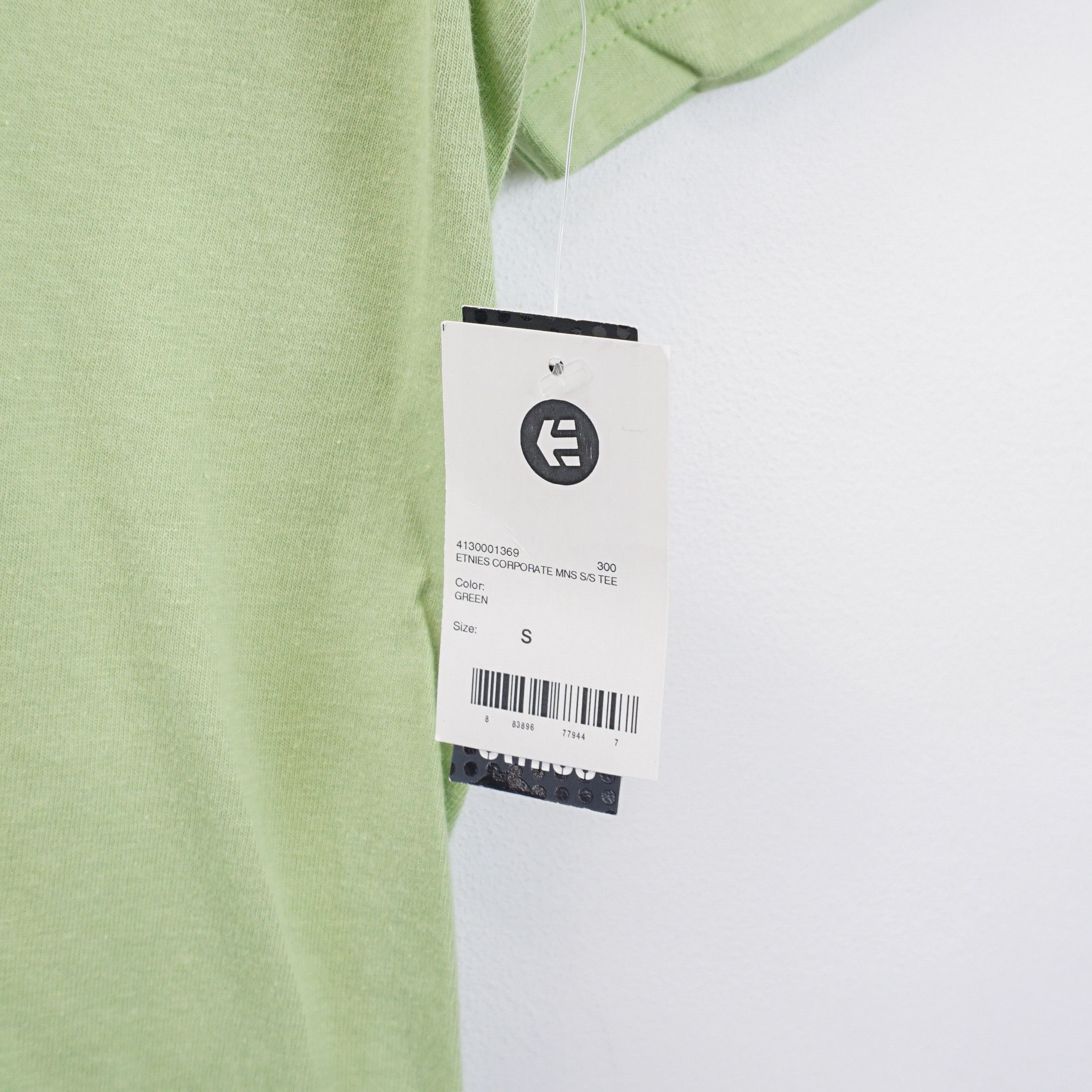 Etnies Brand New Big Logo Tee Size US S / EU 44-46 / 1 - 2 Thumbnail