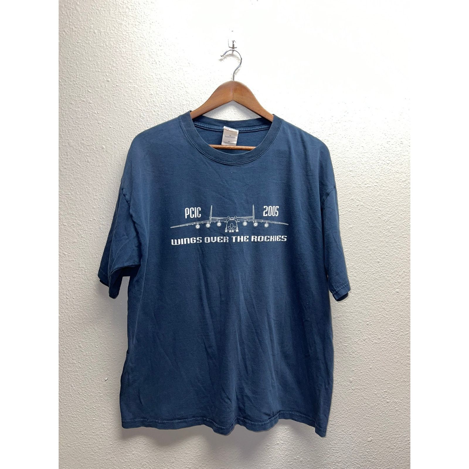Gildan Vintage Wings Over The Rockies Shirt PCIC Pilot Jet tee XL Size US XL / EU 56 / 4 - 1 Thumbnail