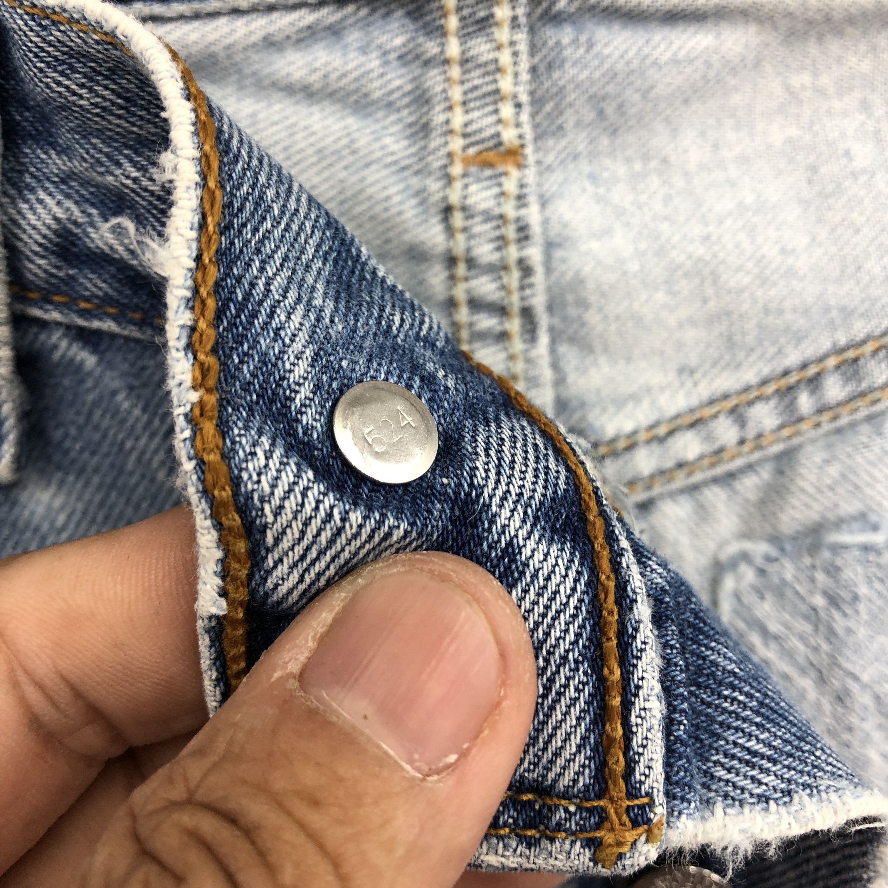 Levi's Vintage Levis 501 Sunfaded Jeans Levi's Ripped Faded Denim Size US 32 / EU 48 - 6 Thumbnail