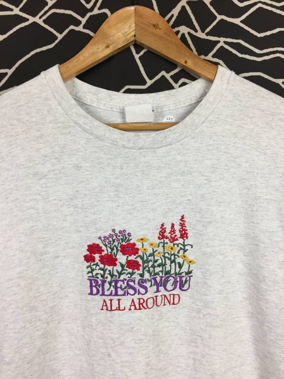Vintage Vtg Bless You All Around Floral Embroidery Tee Size US XL / EU 56 / 4 - 4 Thumbnail