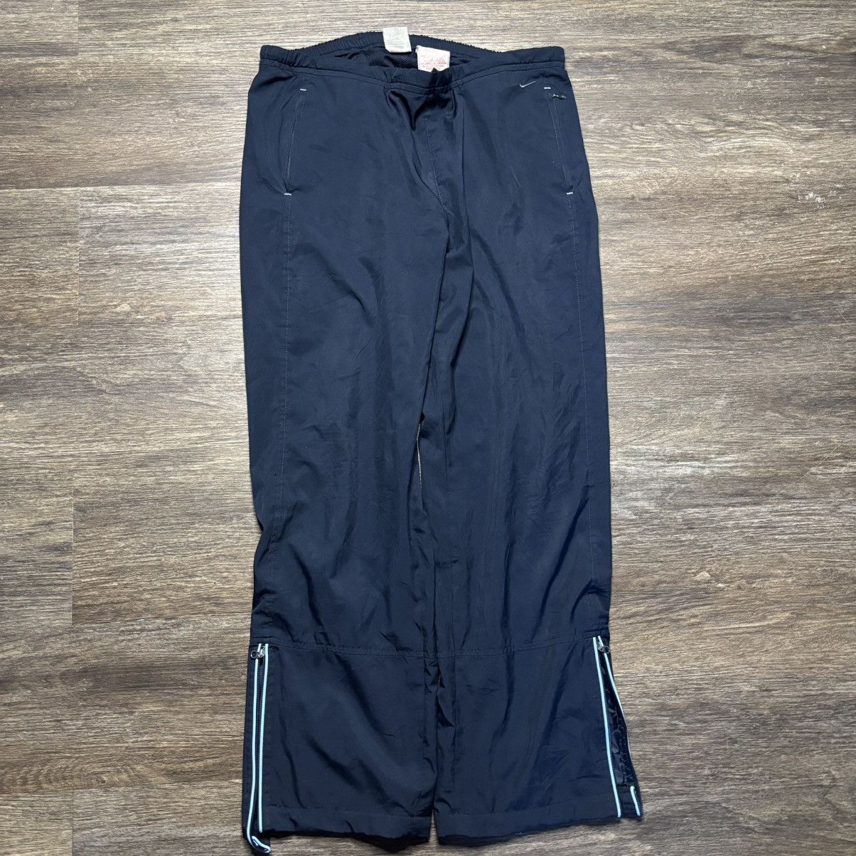 Nike Nike navy blue track pants medium Size US 32 / EU 48 - 2 Thumbnail