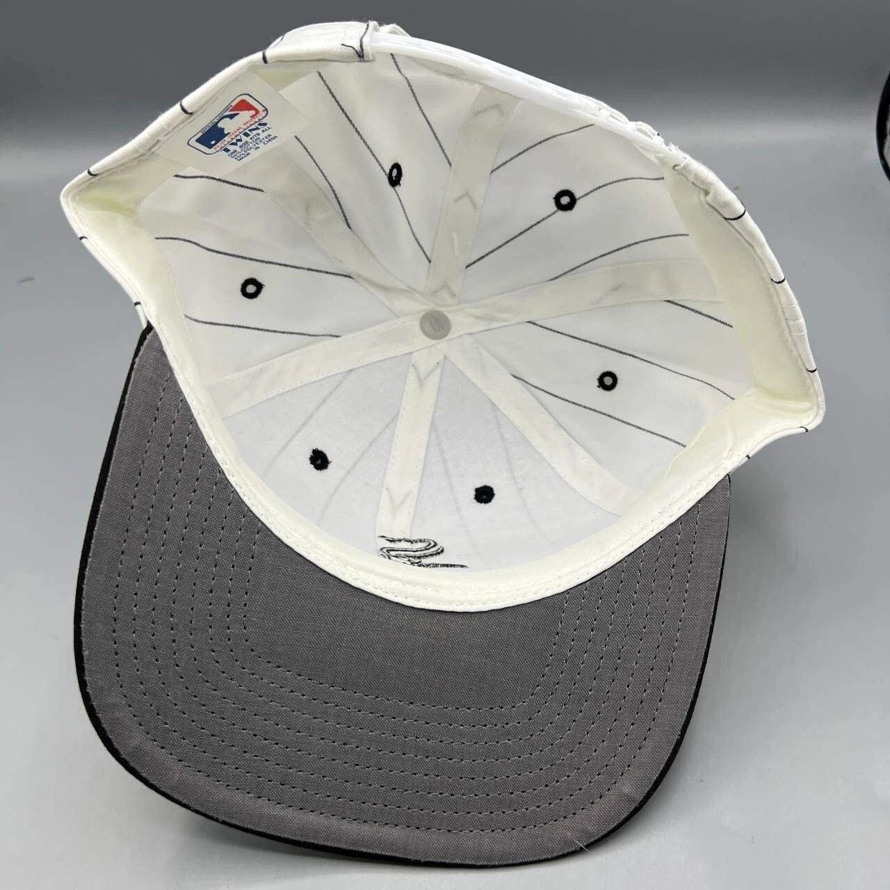 Twins Enterprise Inc. × Vintage Chicago White Sox Hat Men Pinstripe Snap Back Cap New Size ONE SIZE - 2 Thumbnail
