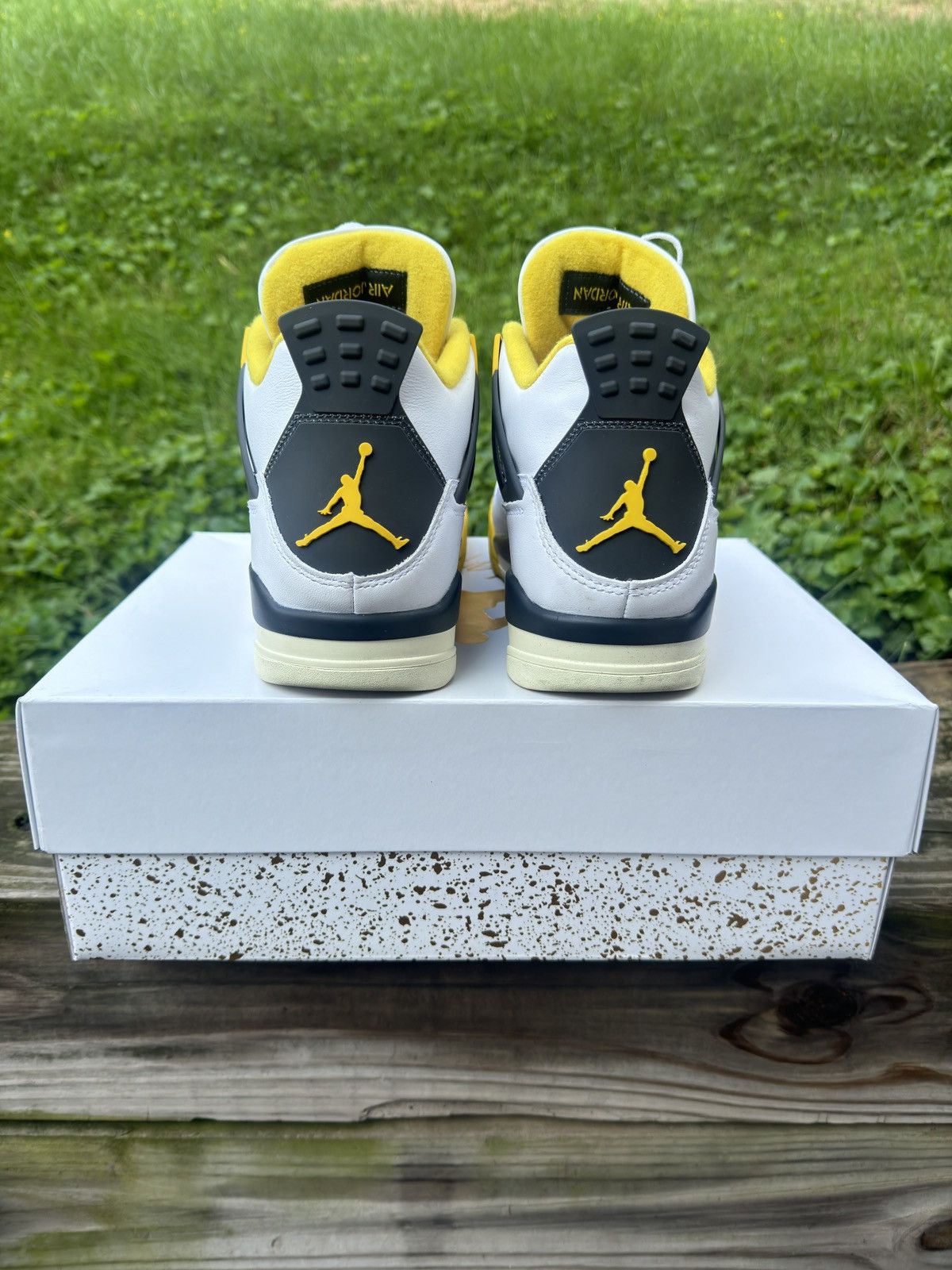 Jordan Brand Air Jordan 4 Retro Vivid Sulfur Size US 10.5 / EU 43-44 - 5 Thumbnail
