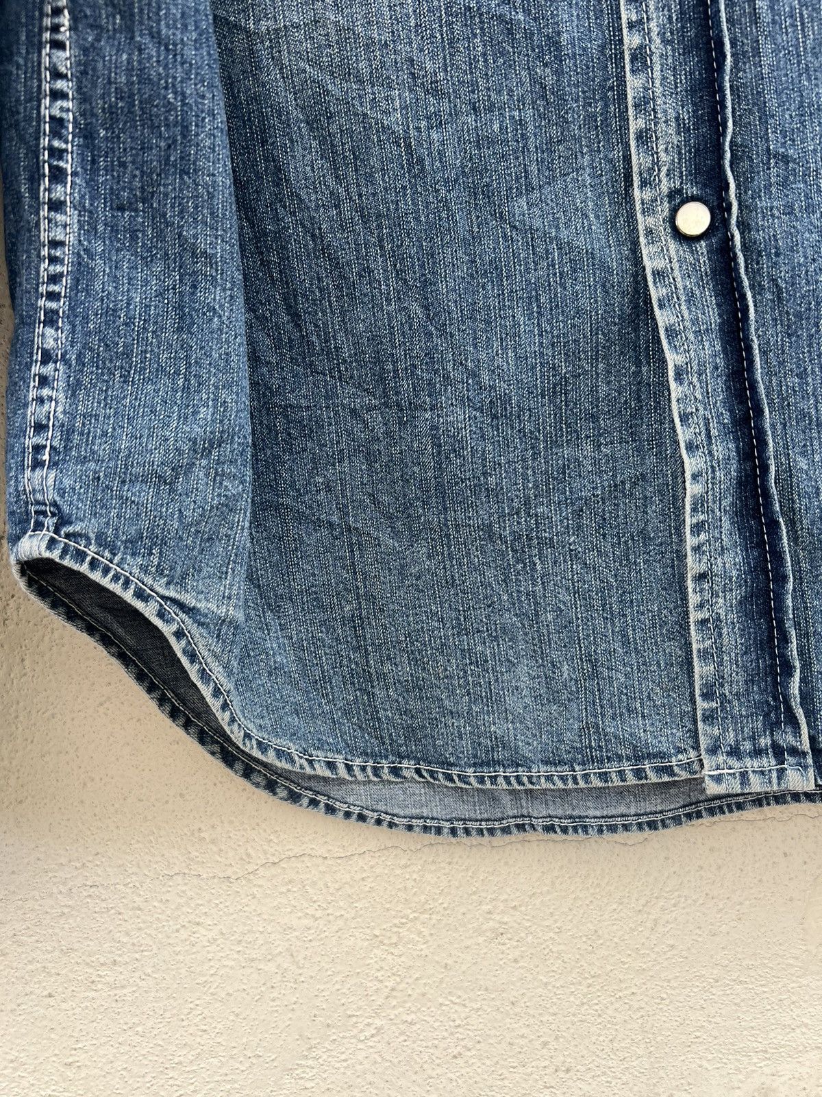 Levi's Vintage 2005 Levi’s Red Tab Faded Mud Denim Western Shirt Size US L / EU 52-54 / 3 - 12 Thumbnail