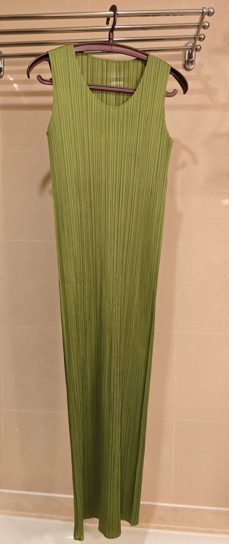 Issey Miyake Issey Miyake size:3 Green pleated dress Size XS / US 0-2 / IT 36-38 - 1 Thumbnail