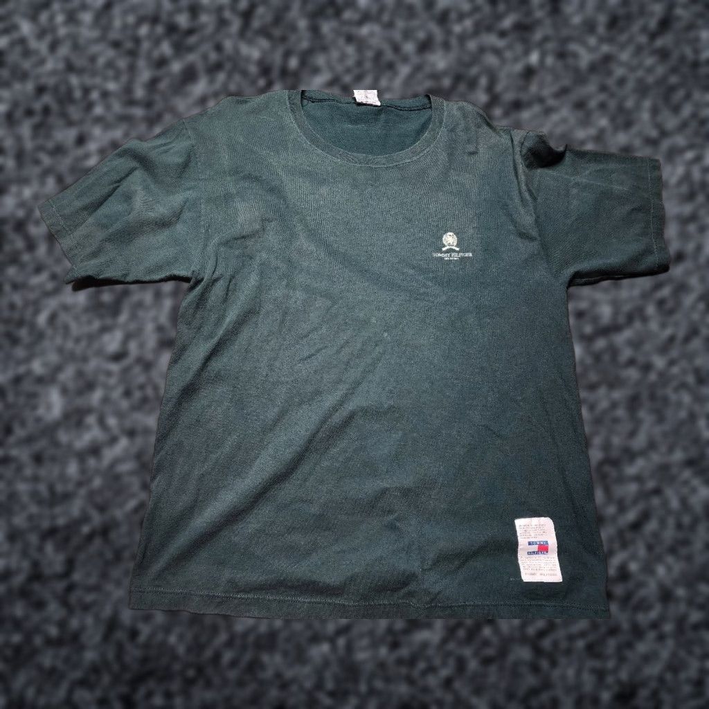 Tommy Hilfiger VINTAGE Tommy Hilfiger Tommy Jeans T Shirt Logo Green Adult L Crew Neck Short Sleeve 1990s Mens Shirt Size US L / EU 52-54 / 3 - 1 Thumbnail