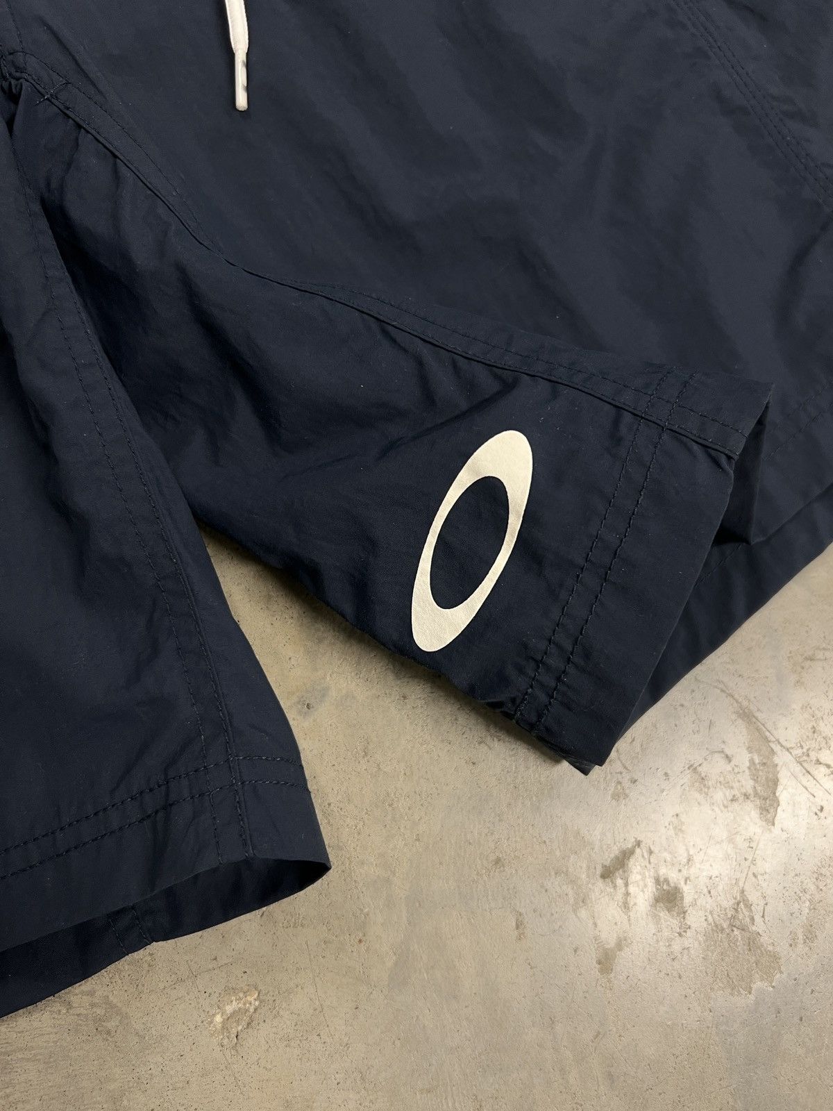 Oakley 00s Vintage Oakley Board Shorts Size US 30 / EU 46 - 2 Thumbnail
