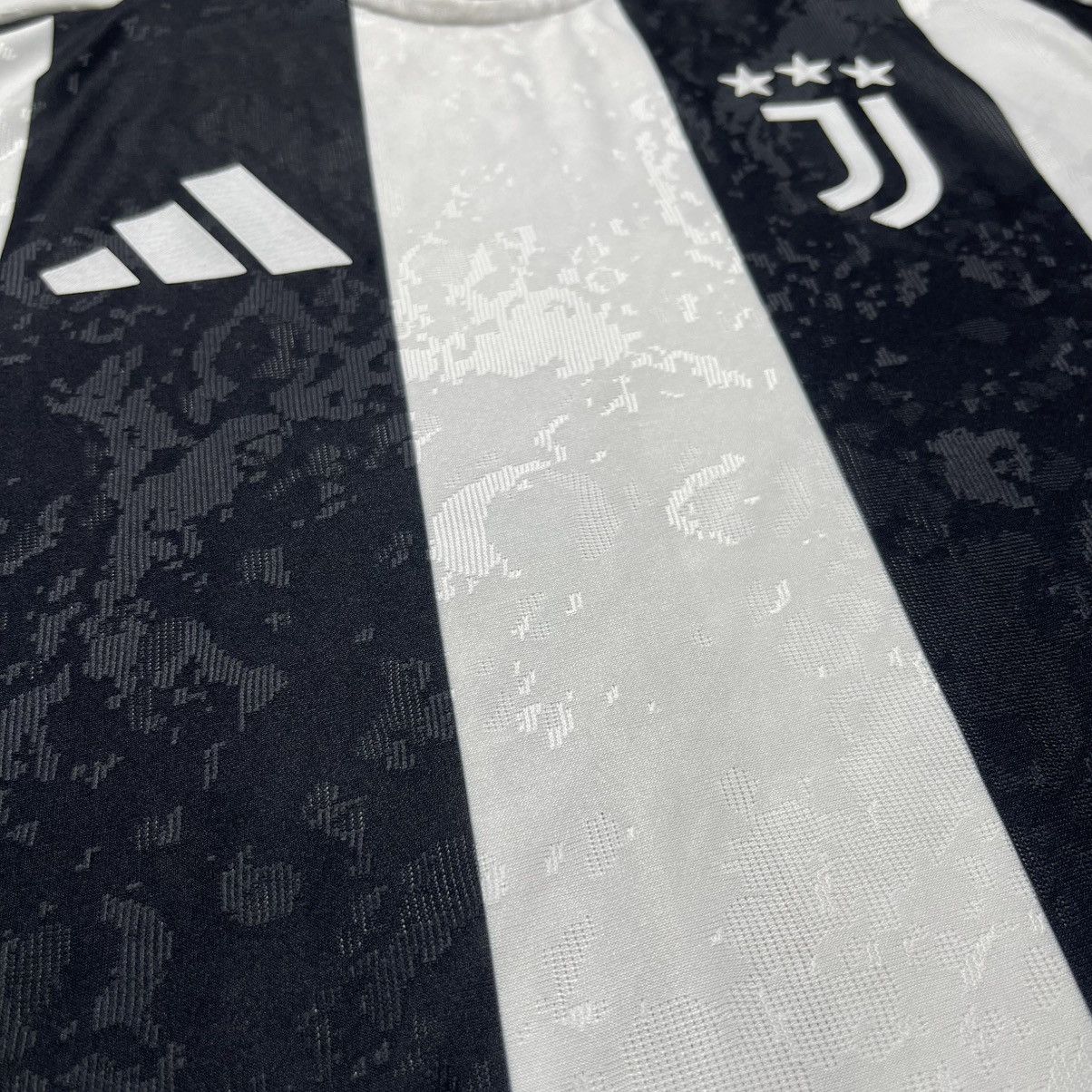 Adidas JUVENTUS ADIDAS 2024/2025 FOOTBALL HOME JERSEY #11 GONZALEZ Size US L / EU 52-54 / 3 - 10 Thumbnail