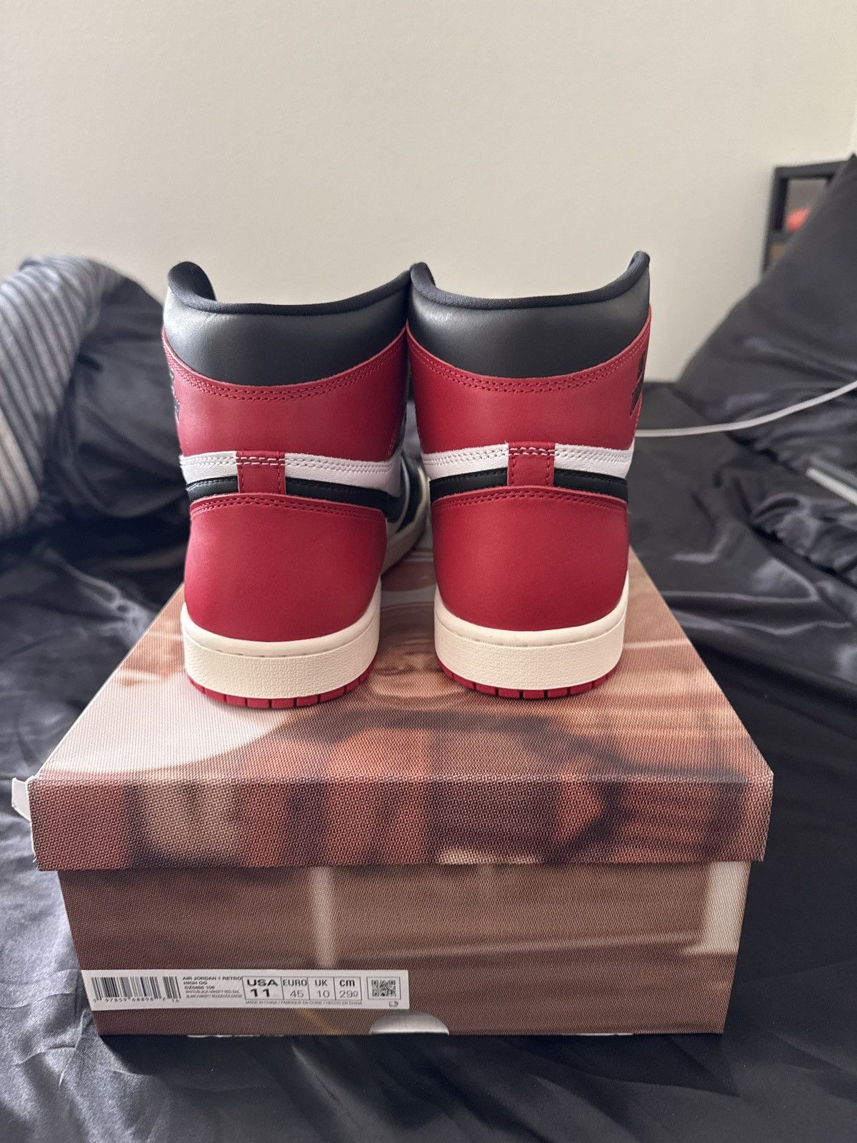 Jordan Brand × Nike Air Jordan 1 Retro High OG Size US 11 / EU 44 - 4 Thumbnail