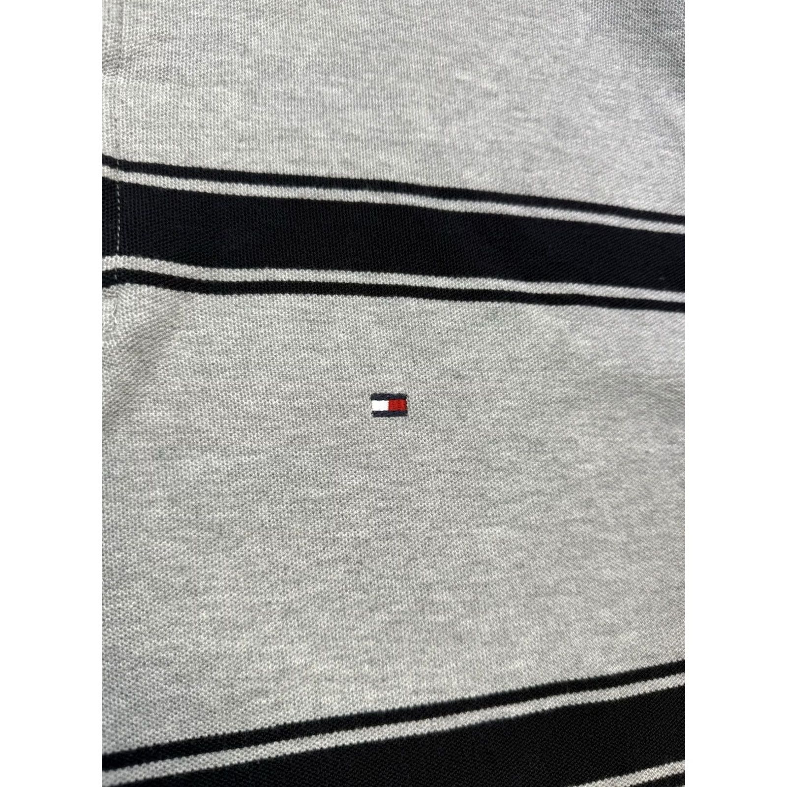 Tommy Hilfiger VINTAGE Tommy Hilfiger Polo Shirt Mens XXL Grey Navy Striped Logo Short Sleeve 100% Cotton Knit Button Closure Collared Size US XXL / EU 58 / 5 - 3 Thumbnail