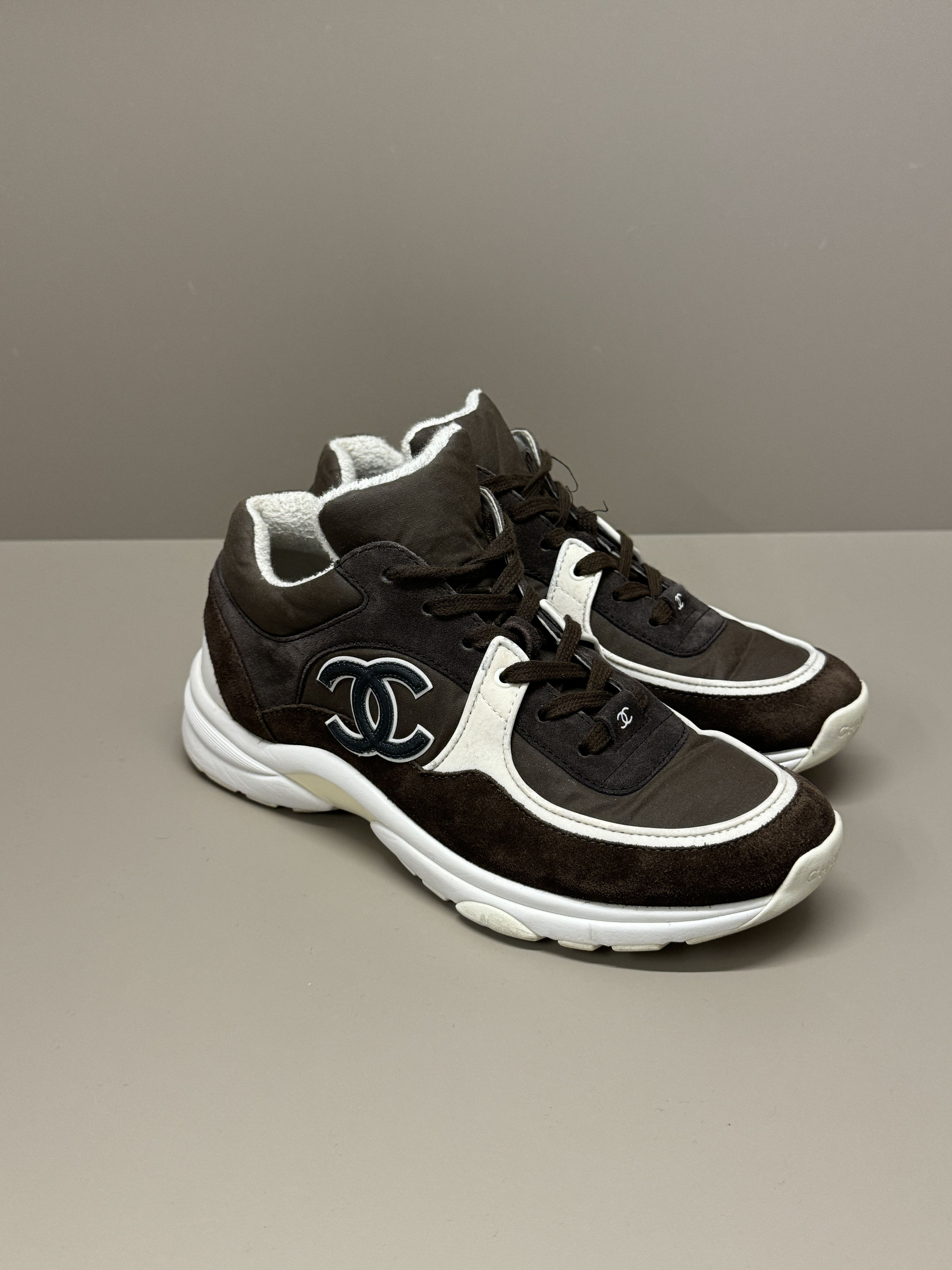Chanel Chanel suede sneakers brown and white Size US 8 / IT 38 - 1 Thumbnail