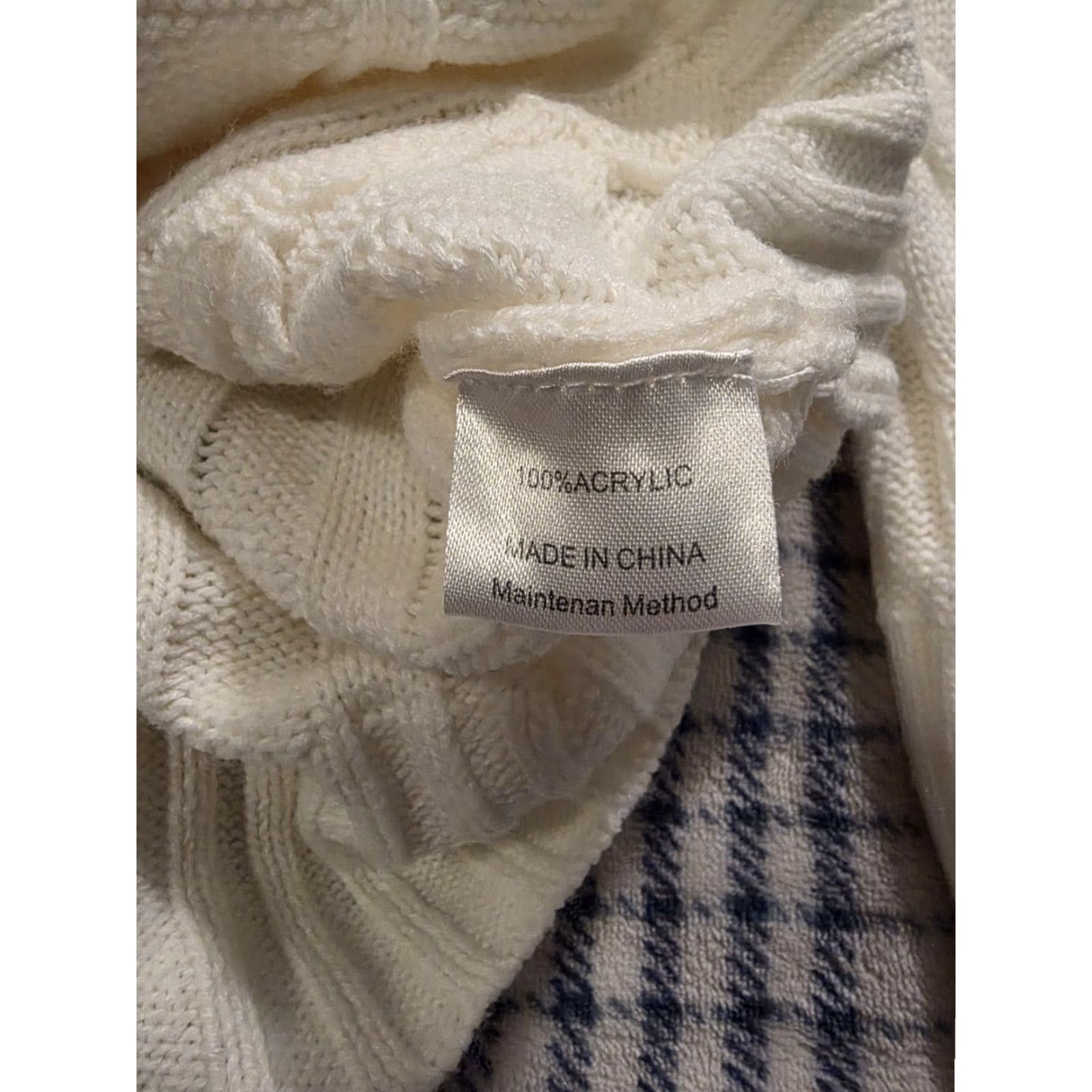 Vintage Merokeety Cardigan Sweater Women M Ivory Cable Knit Pockets Long V-Neck Raglan Sleeve Button Knit Lightweight EUC Size M / US 6-8 / IT 42-44 - 7 Thumbnail