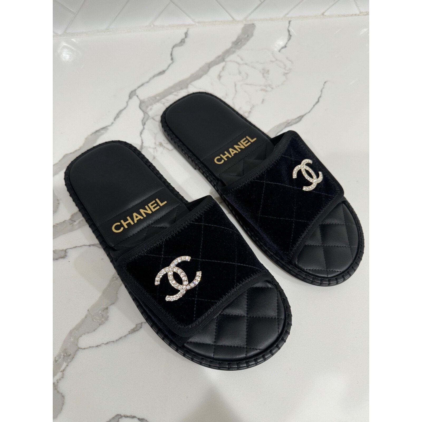Chanel Chanel 23M Black Velvet Crystal CC Logo Hotel Mule Slide Size US 10 / IT 40 - 2 Thumbnail