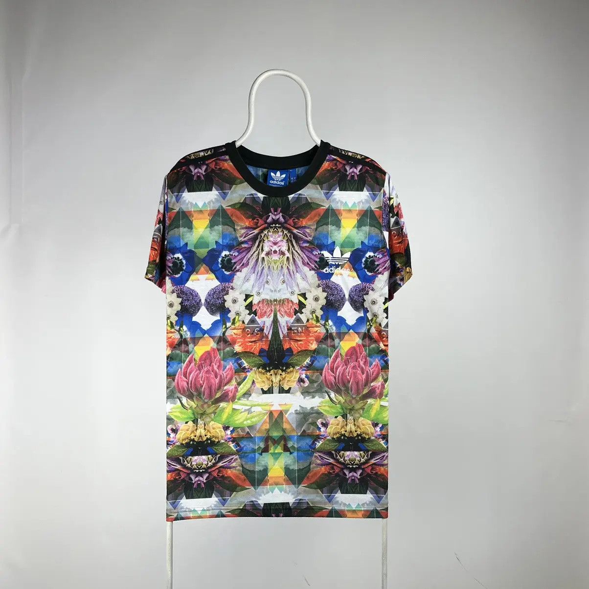 Adidas Adidas T-shirt patterns size XLarge Size US XL / EU 56 / 4 - 1 Thumbnail
