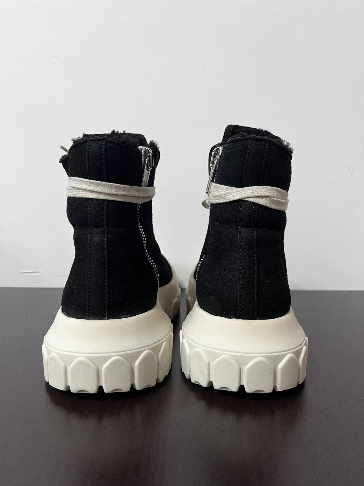 Rick Owens Rick owens fw19 shearling tractor sneakers sz 37 Size US 7 / IT 37 - 7 Thumbnail