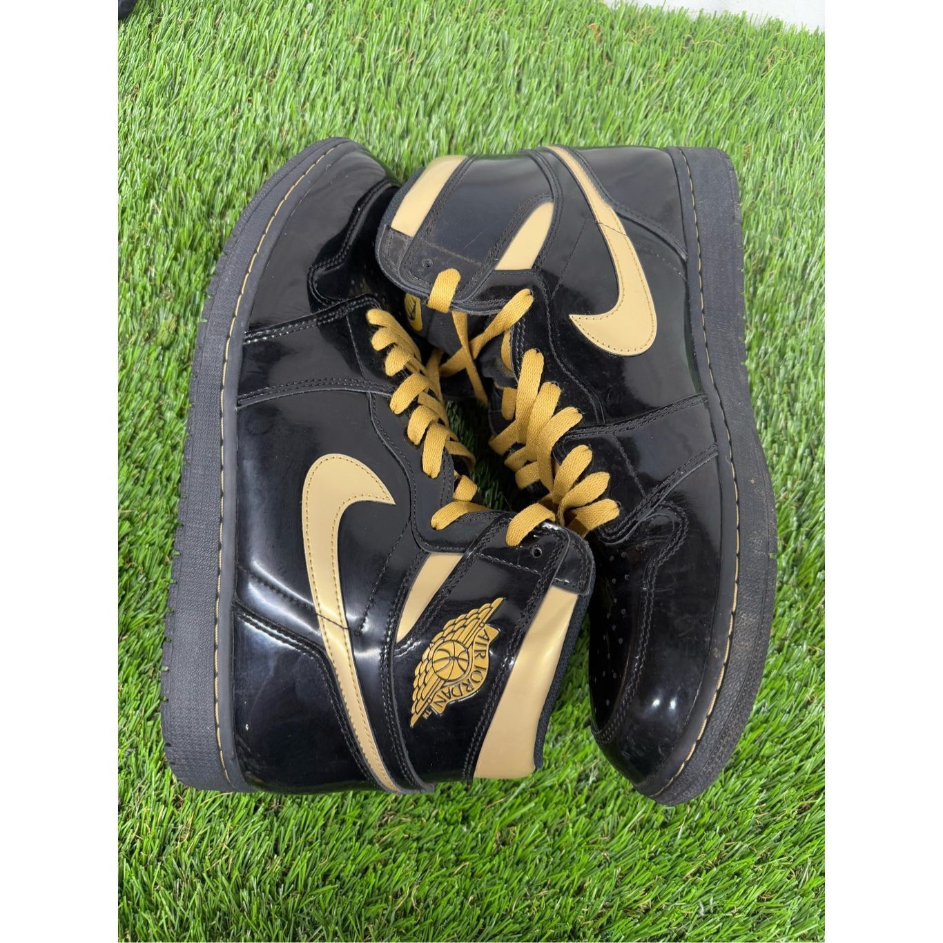Jordan Brand Size 14 CLEAN Nike Air Jordan 1 Retro High OG Black/Metallic Size US 14 / EU 47 - 6 Thumbnail