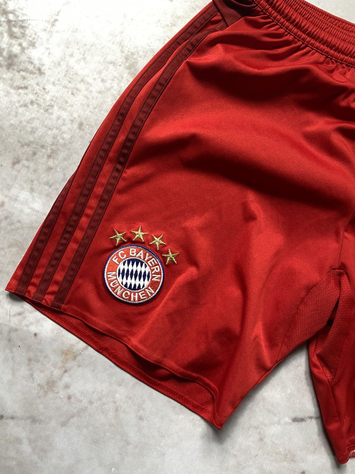 Adidas × Vintage Vintage Adidas F.C Bayern Munchen Away Football shorts Size US 30 / EU 46 - 2 Thumbnail