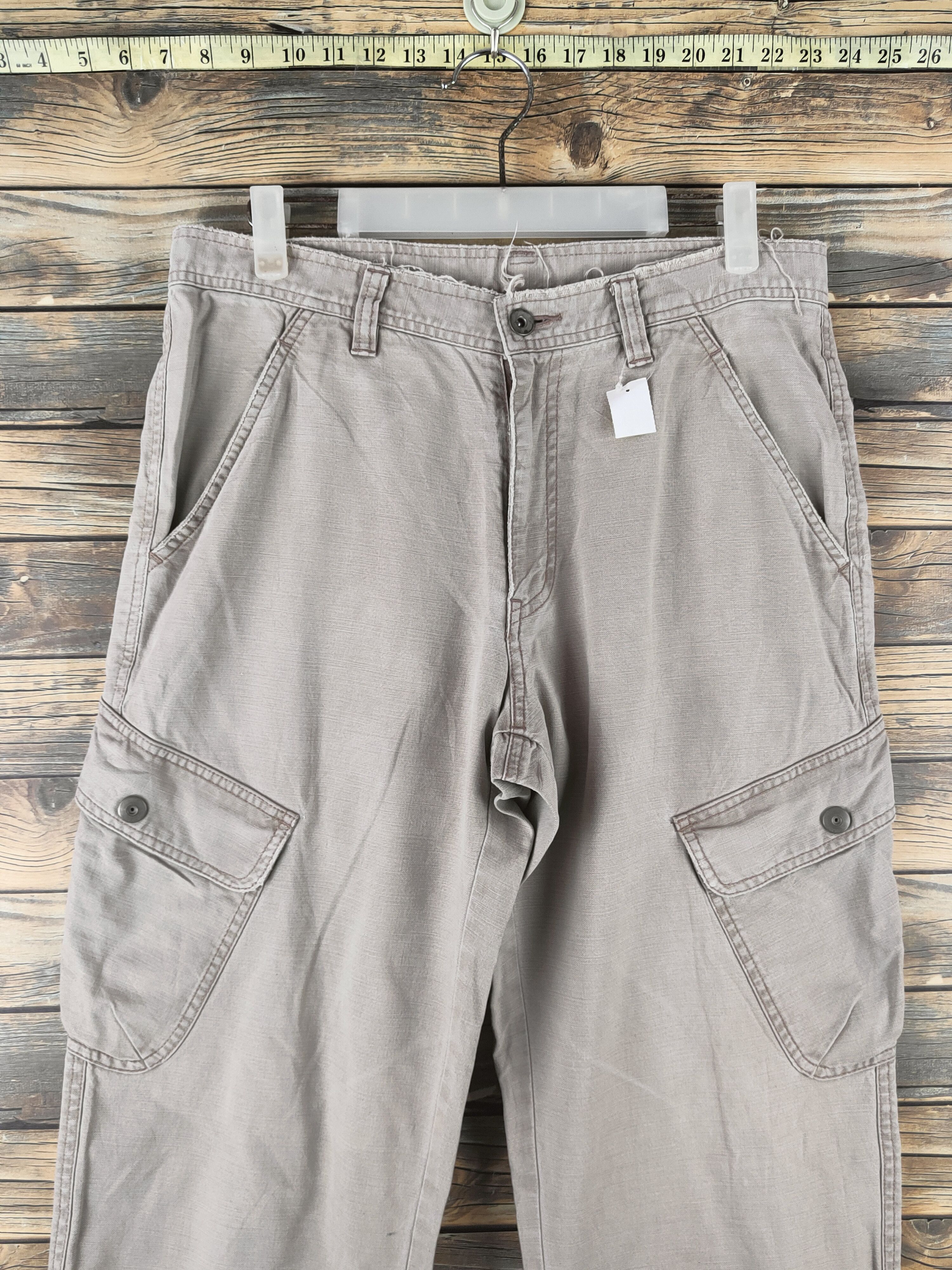 Japanese Brand DL Uniqlo Ivory Multipocket Cargo Pants #46-220 Size US 31 - 2 Thumbnail