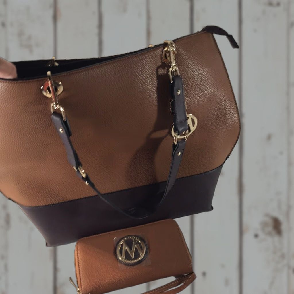 Vintage VINTAGE Mia K Farrow Leather Shoulder Bag Women Extra Large Pebbled Tote with Matching Wallet Dark Plum Size ONE SIZE - 1 Thumbnail