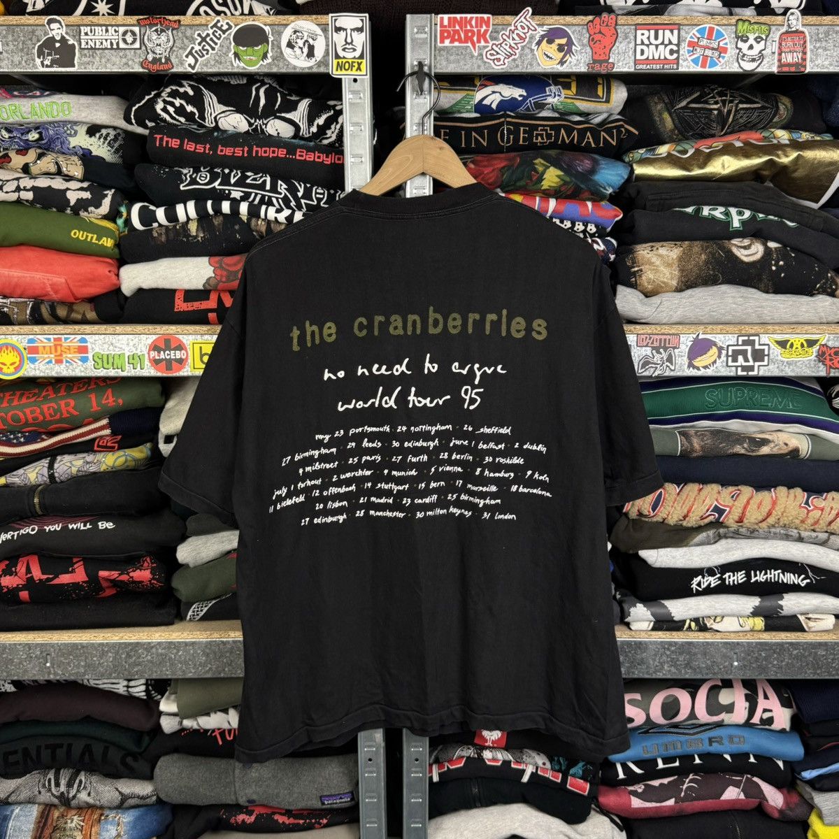 Band Tees VINTAGE THE CRANBERRIES 1995 NO NEED TO ARGUE TOUR T-SHIRT Size US L / EU 52-54 / 3 - 2 Thumbnail