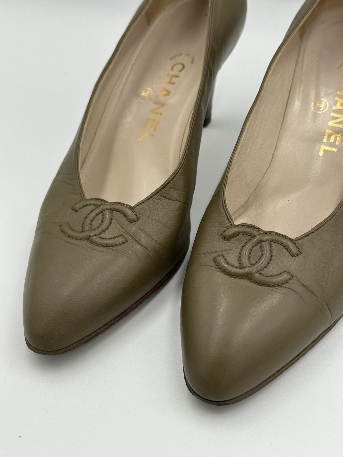 Chanel Chanel Olive Khaki Leather Pointed Toe Kitten Heel Pumps Size US 6.5 / IT 36.5 - 8 Thumbnail