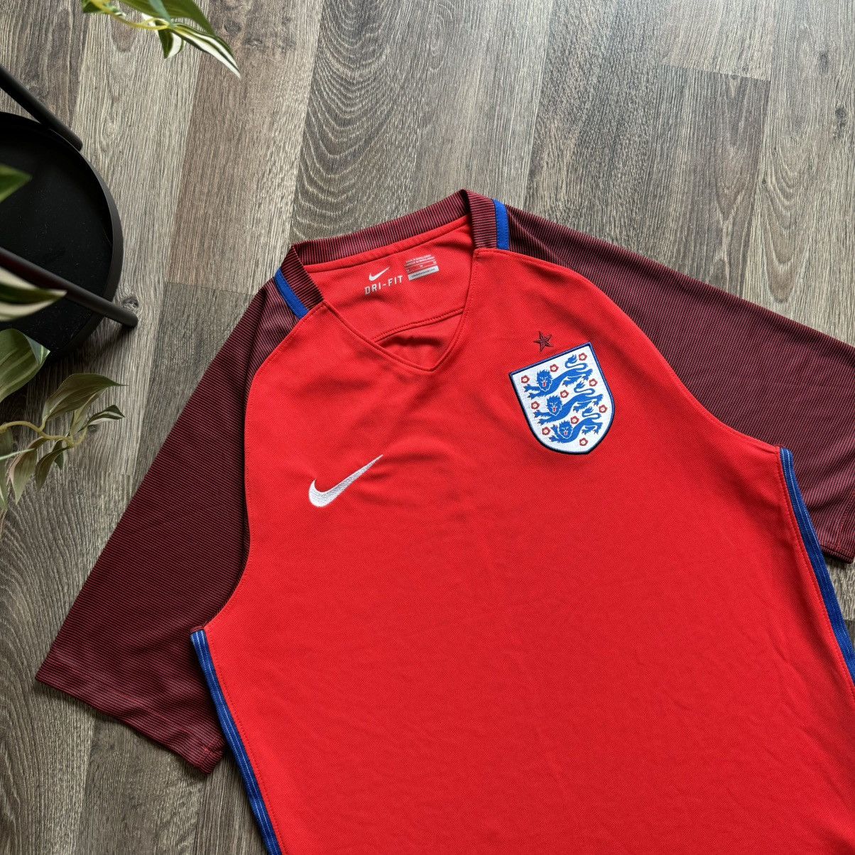 Nike Nike England 2016 Away Soccer Jersey Size US M / EU 48-50 / 2 - 2 Thumbnail
