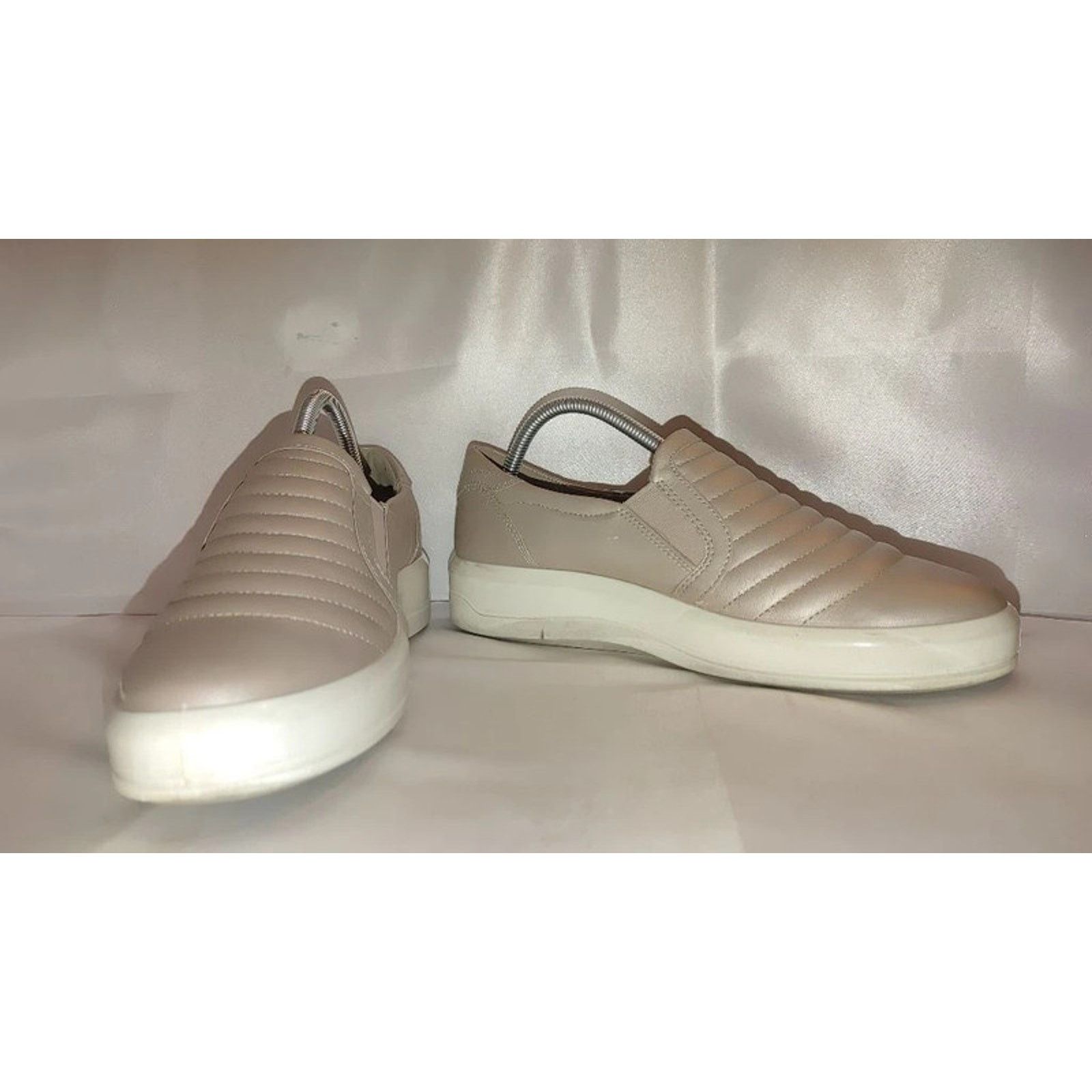 Ecco ECCO Women's Soft 9 li Slip On Sneaker Size 11 Size US 11 / IT 41 - 6 Thumbnail