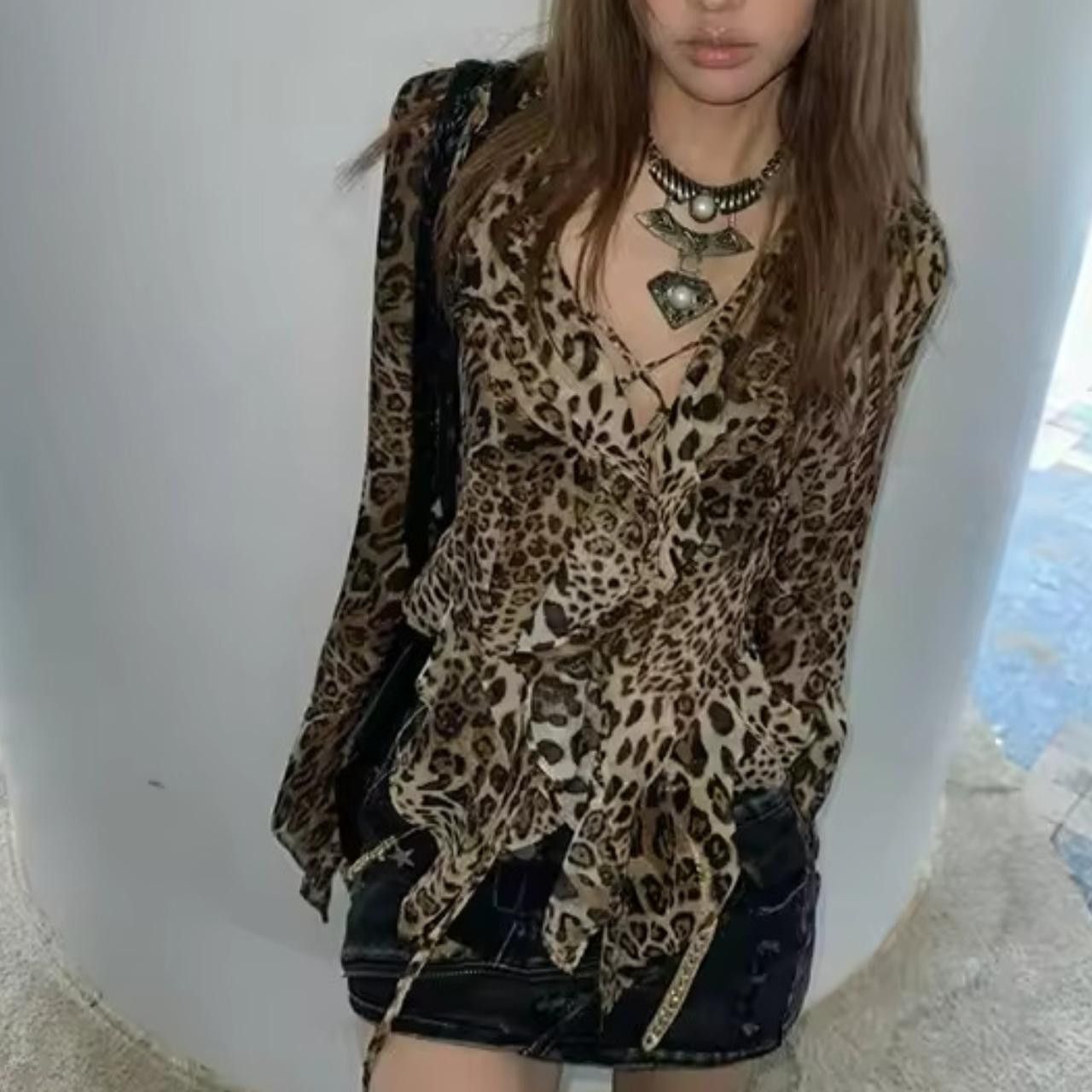 H&M Leopard Print Ruffled Blouse Top Size S / US 4 / IT 40 - 6 Thumbnail
