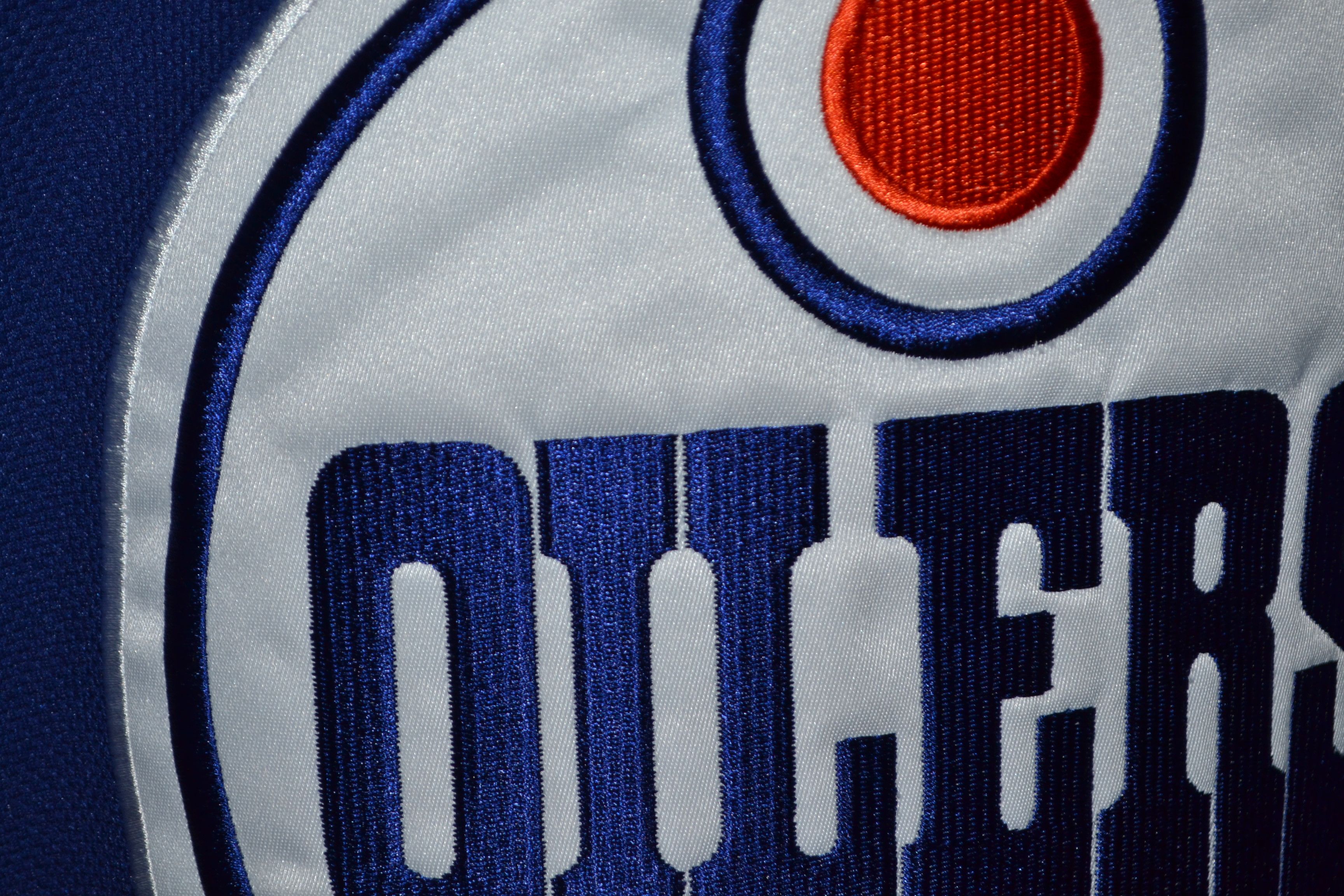Other Edmonton Oilers NHL Jersey Men's S/M size Size US S / EU 44-46 / 1 - 2 Thumbnail