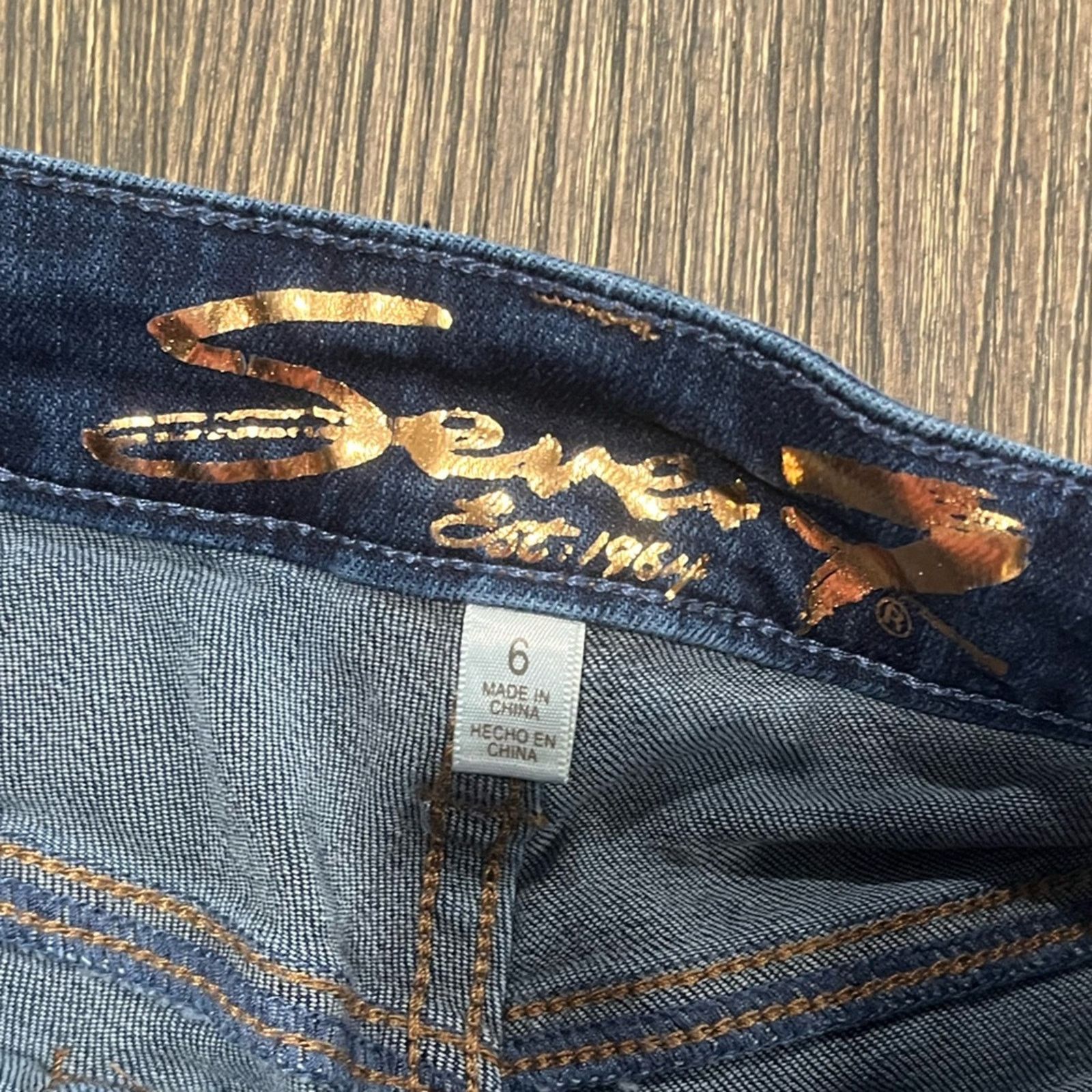 Vintage Seven7 Weekend Shorts Mid Rise Whisker Denim Stretch Size 6 Size 28" / US 6 / IT 42 - 3 Thumbnail