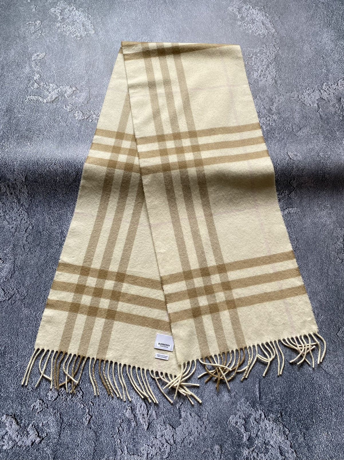 Burberry Burberry London England Wool Novachek Scarf Size ONE SIZE - 2 Thumbnail