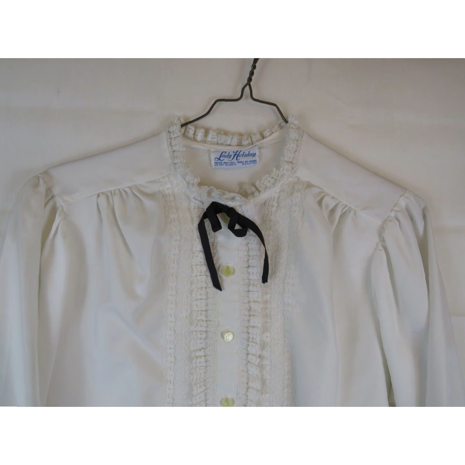 Vintage VINTAGE Lady Holiday Shirt Womens Large White 50s 60s 70s collared long sleeve blouse with vintage USA Made in USA size L Size L / US 10 / IT 46 - 4 Thumbnail