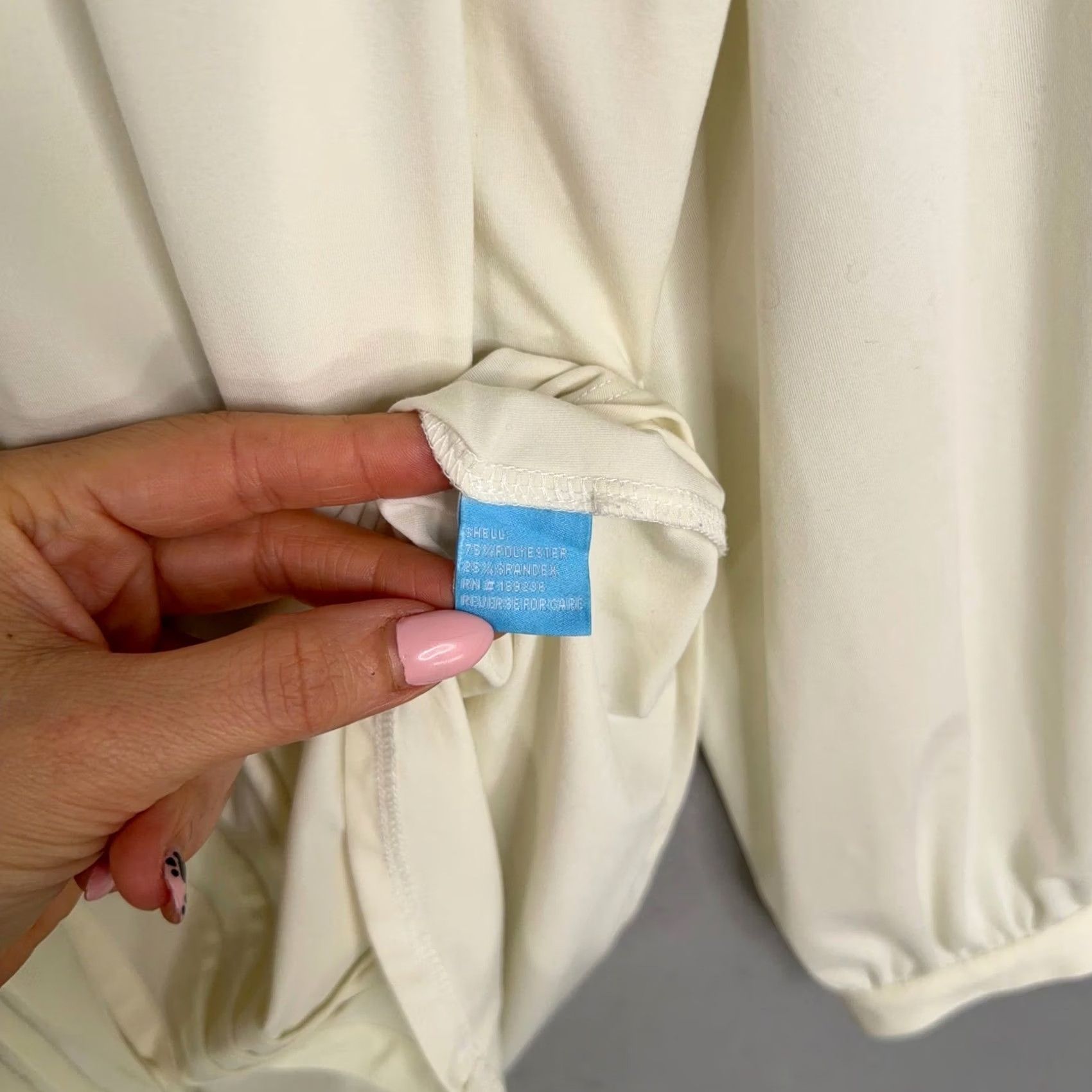 J.McLaughlin J. McLaughlin Blouse Womens M Cream Solid Pintuck Pleated Stretch Classic Size M / US 6-8 / IT 42-44 - 4 Thumbnail