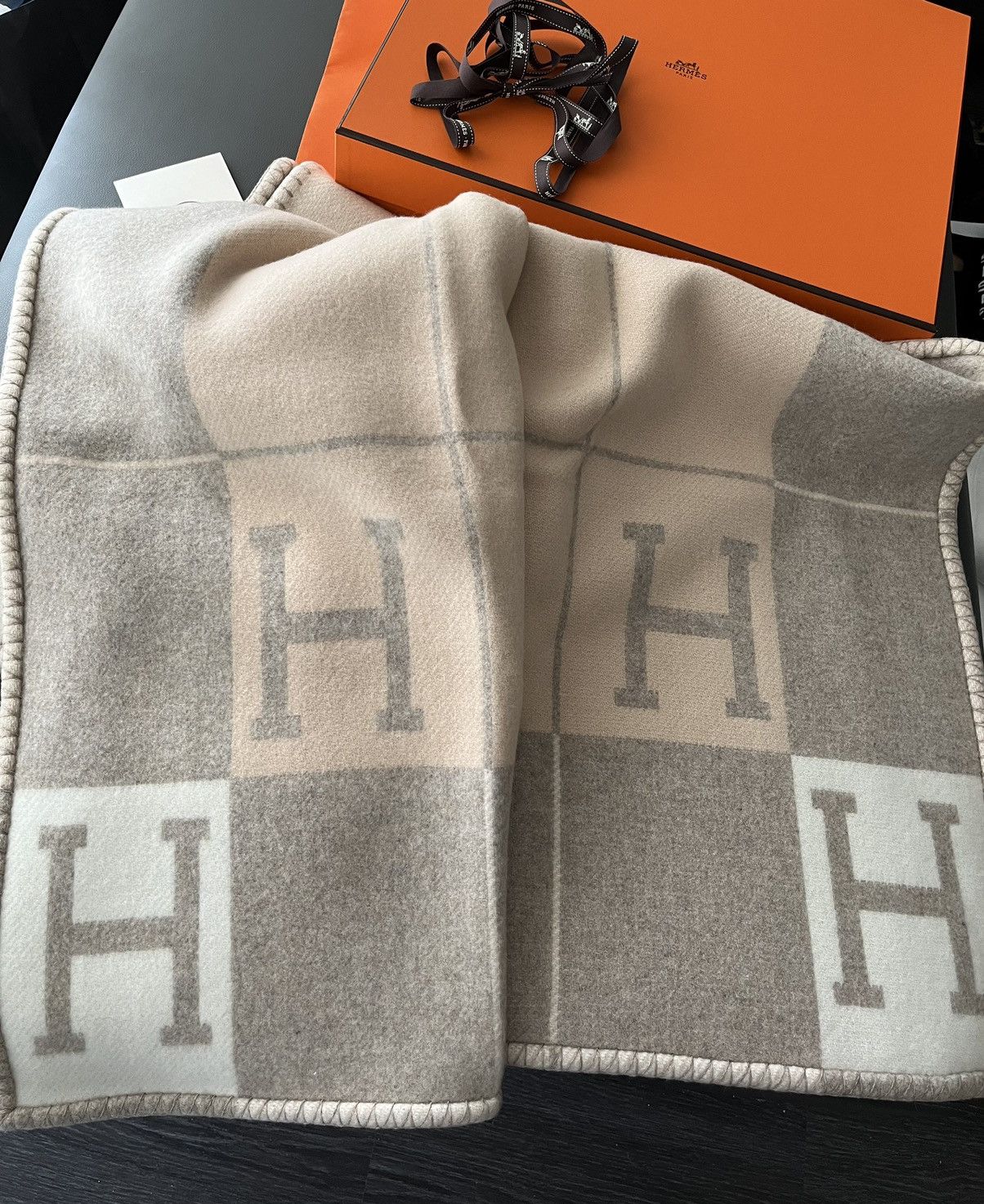 Hermes Giftable New Hermes Avalon Blanket Coco Chamomile Cashmere Size ONE SIZE - 7 Thumbnail