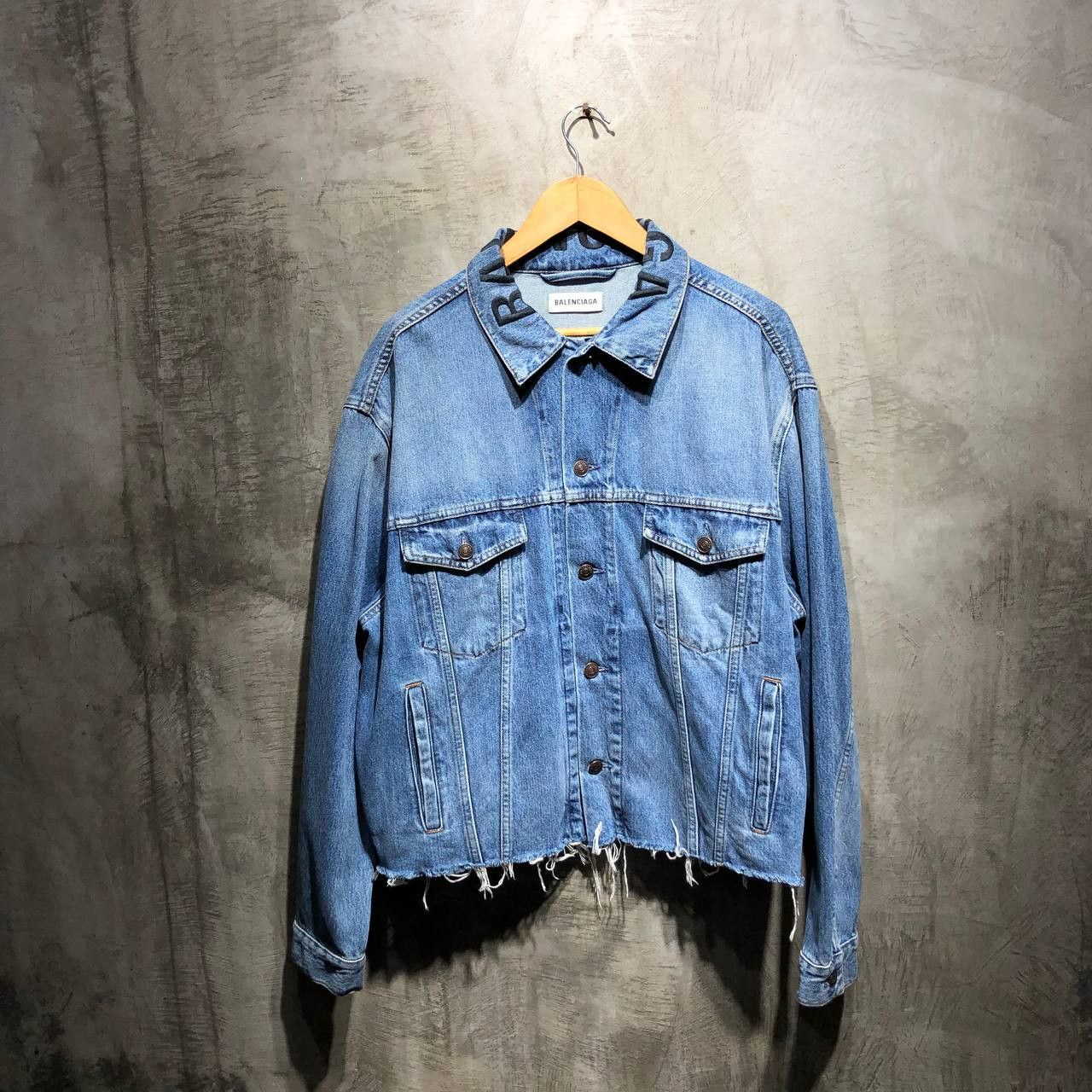 Balenciaga Balenciaga Destroys denim jacket Size US XL / EU 56 / 4 - 1 Thumbnail