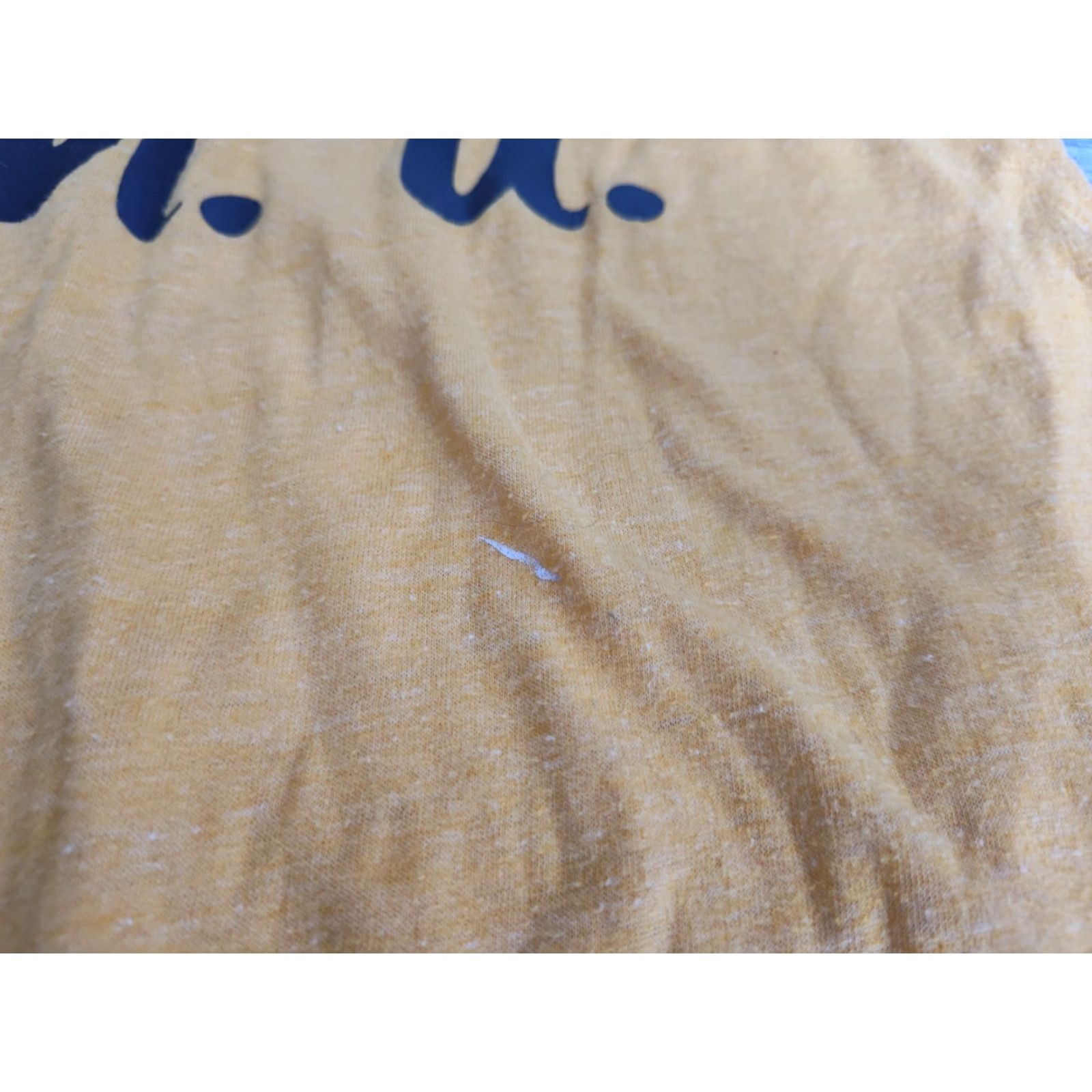 Vintage Vintage NMU Wildcats T-Shirt Unisex Small Yellow 1980s Sportswear Beach Made in USA Size US S / EU 44-46 / 1 - 3 Thumbnail