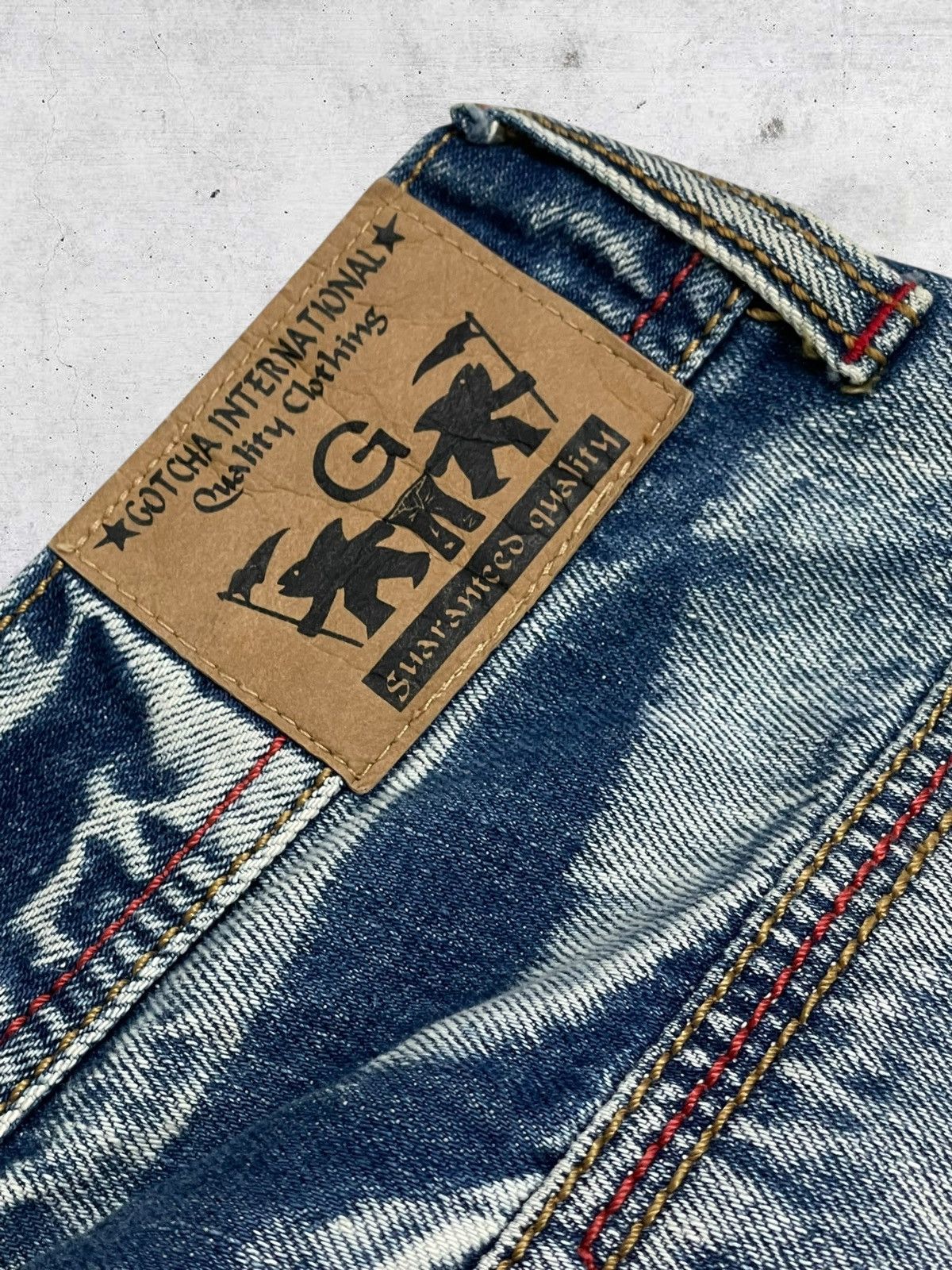 Japanese Brand VINTAGE DESIGNER GOTCHA MULTIPLE FRAYED RIPPED PATCHES DENIM Size US 33 - 13 Thumbnail
