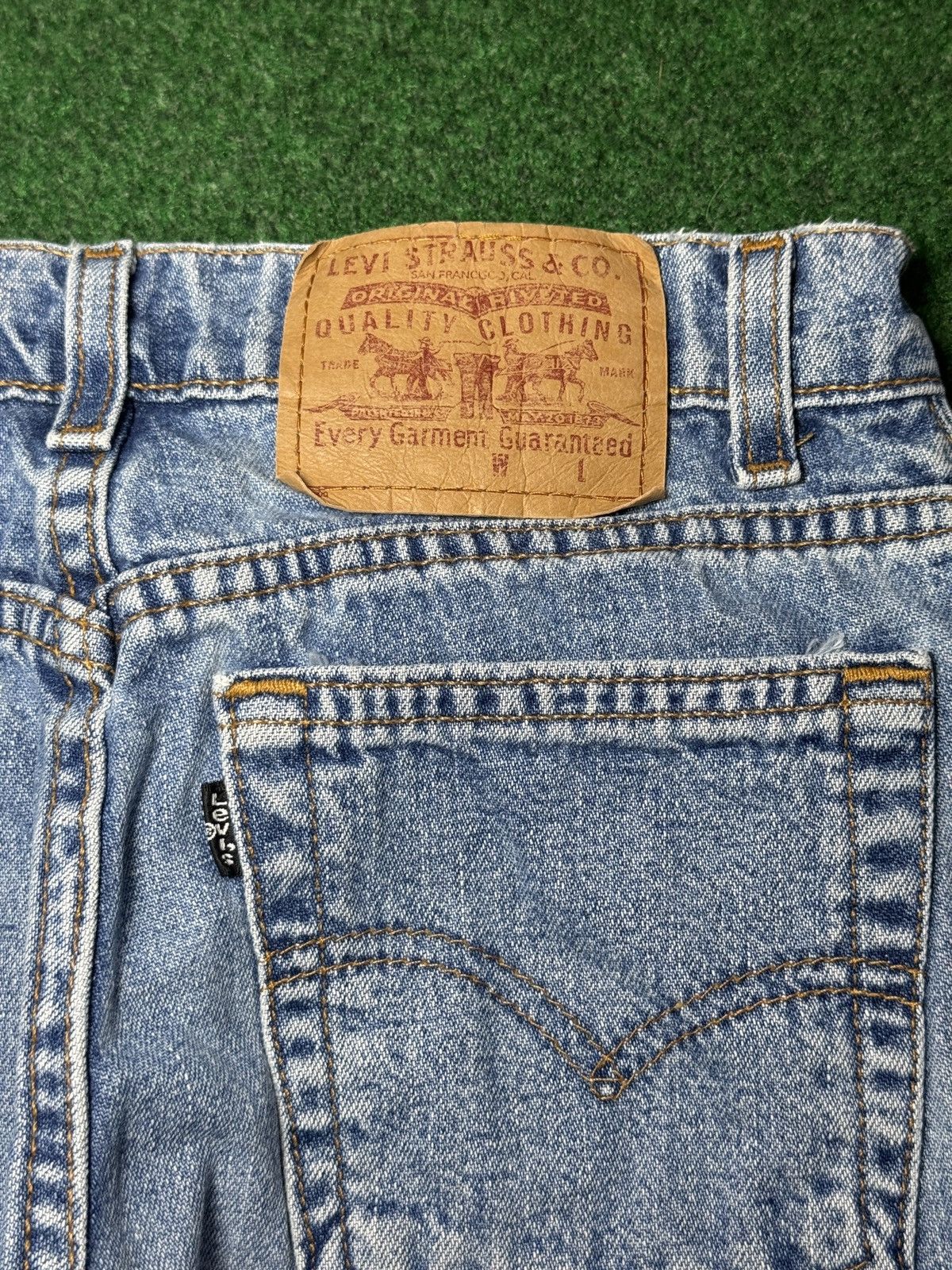 Levi's Vintage Clothing Vintage 90s Levi’s Capri Light Wash Women’s 5 Jr 28 Jeans Size 28" / US 6 / IT 42 - 2 Thumbnail