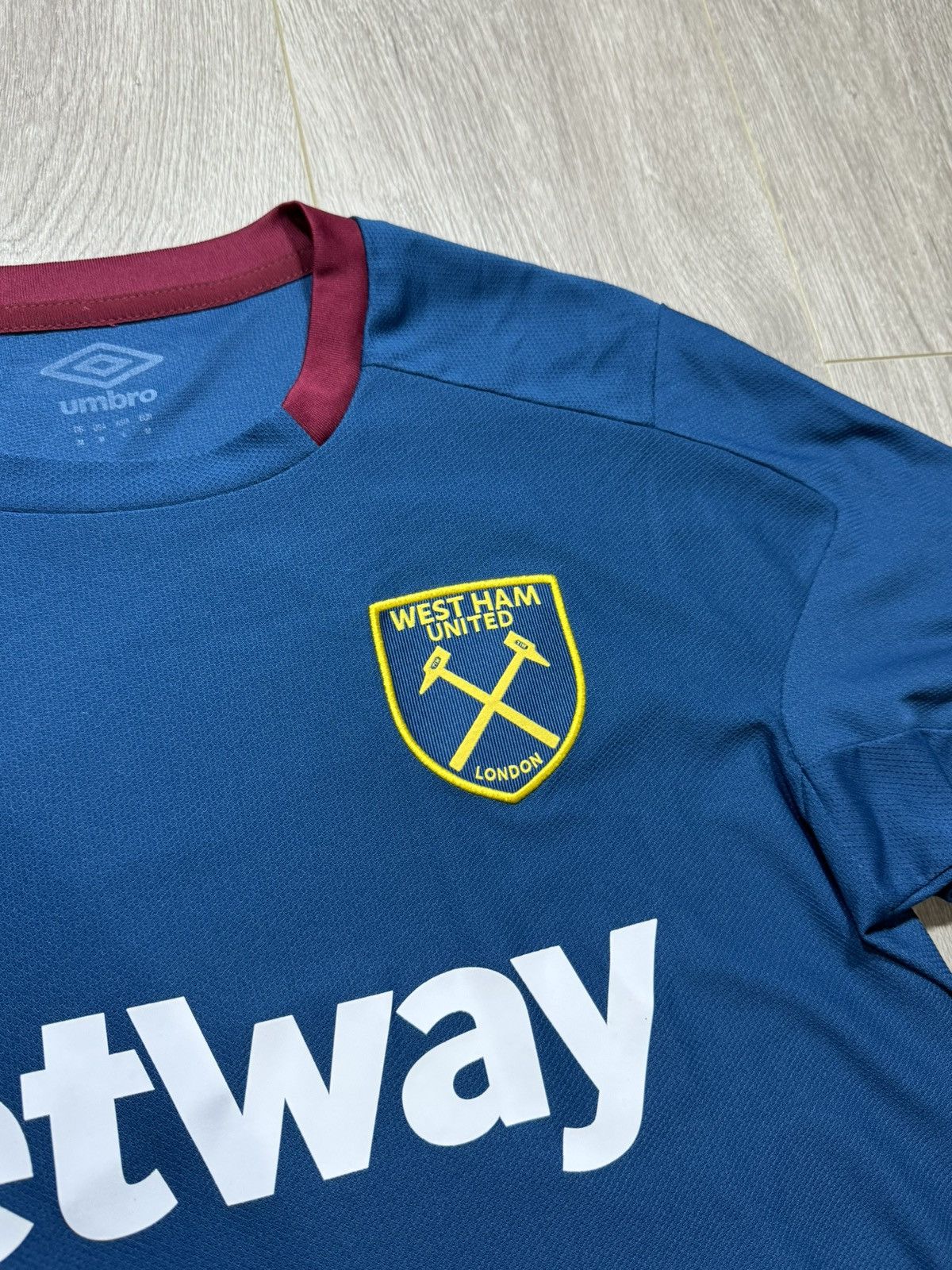 Umbro West Ham United Umbro 2018/2019 Away Shirt Mens Size US M / EU 48-50 / 2 - 4 Thumbnail