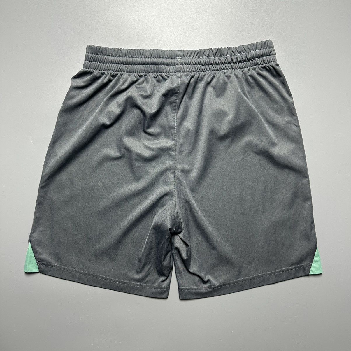 Umbro EVERTON HUMMEL 2020/2021 FOOTBALL THIRD SHORTS #19 JAMES Size US 30 / EU 46 - 9 Thumbnail