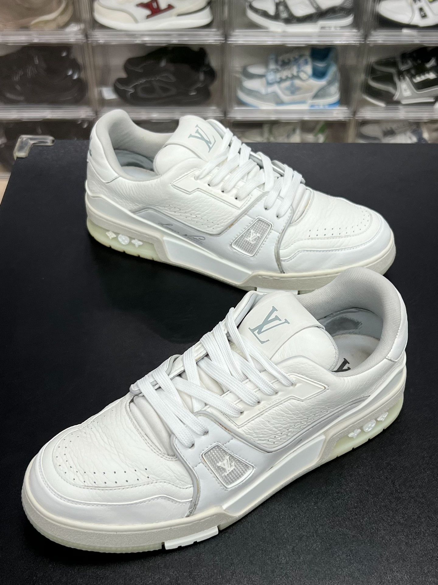 Louis Vuitton Louis Vuitton Training White Lowtop Sneakers 8 Men Size US 8 / EU 41 - 1 Thumbnail