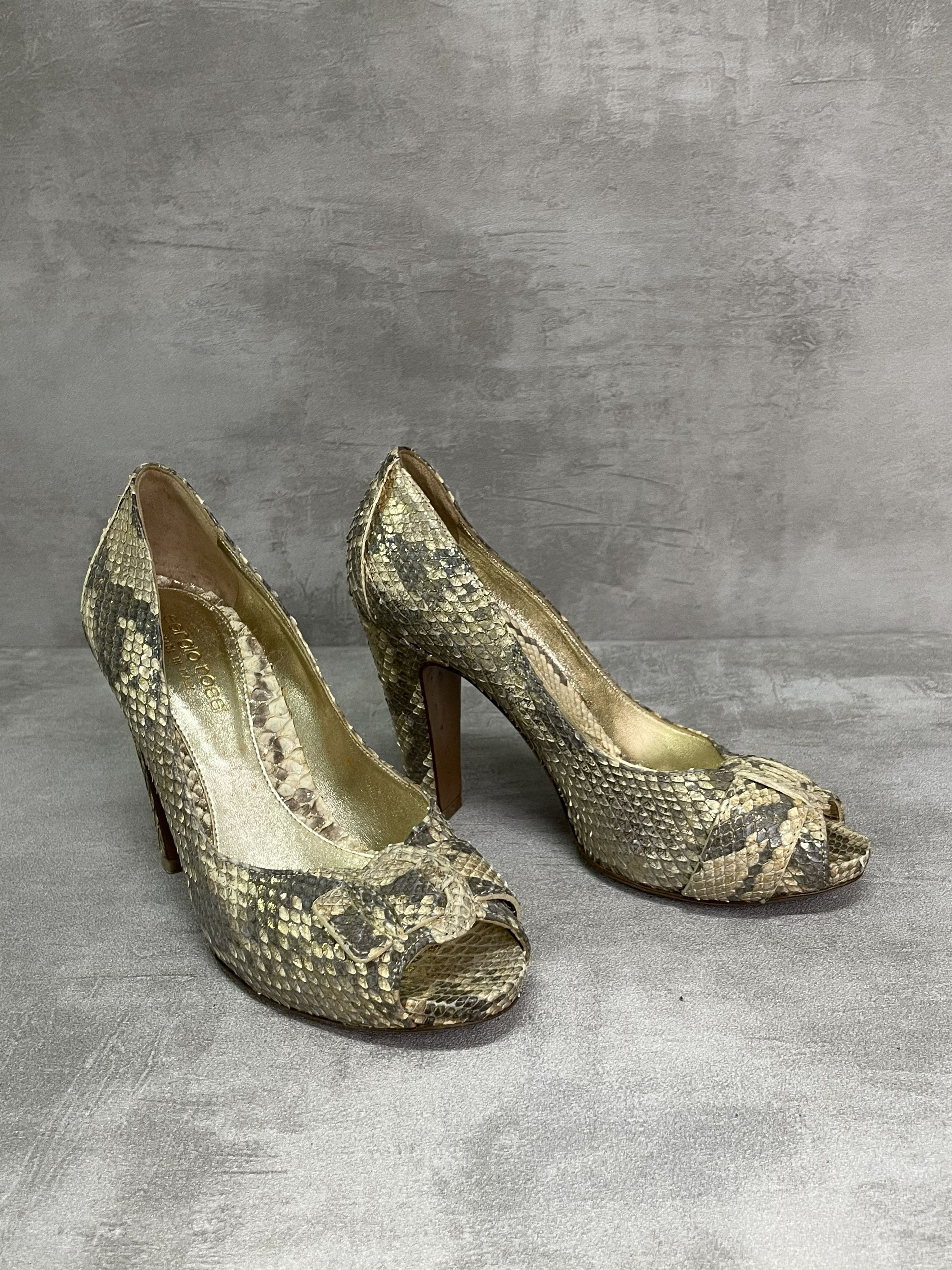 Sergio Rossi Sergio Rossi Golden 100mm Peep Toes Pumps Size US 6 / IT 36 - 4 Thumbnail