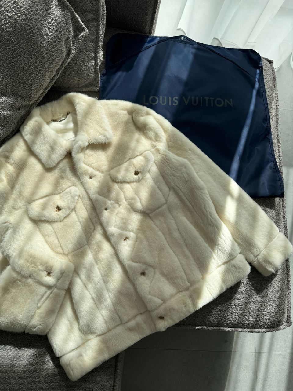 Louis Vuitton Louis Vuitton 100% Mink Fur Jacket SS19 RARE made in FRANCE Size US S / EU 44-46 / 1 - 6 Thumbnail