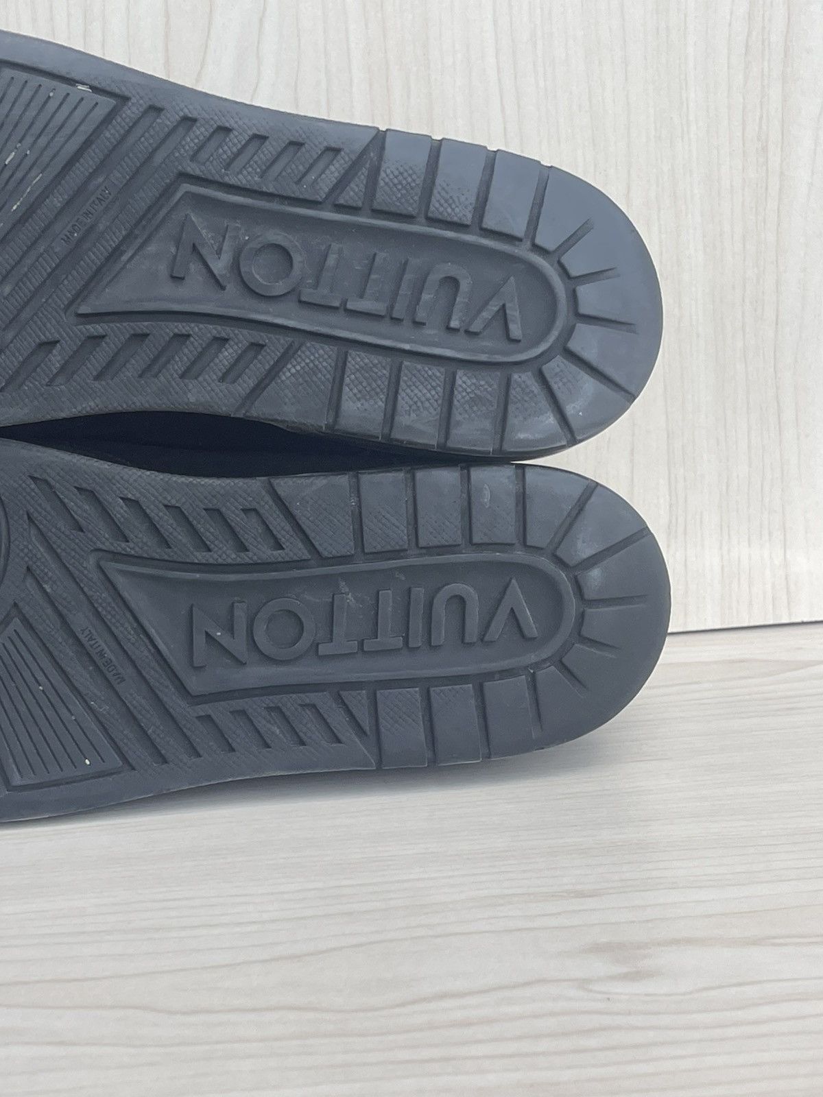Louis Vuitton Low louis vuitton black trainer Size US 10.5 / EU 43-44 - 18 Thumbnail