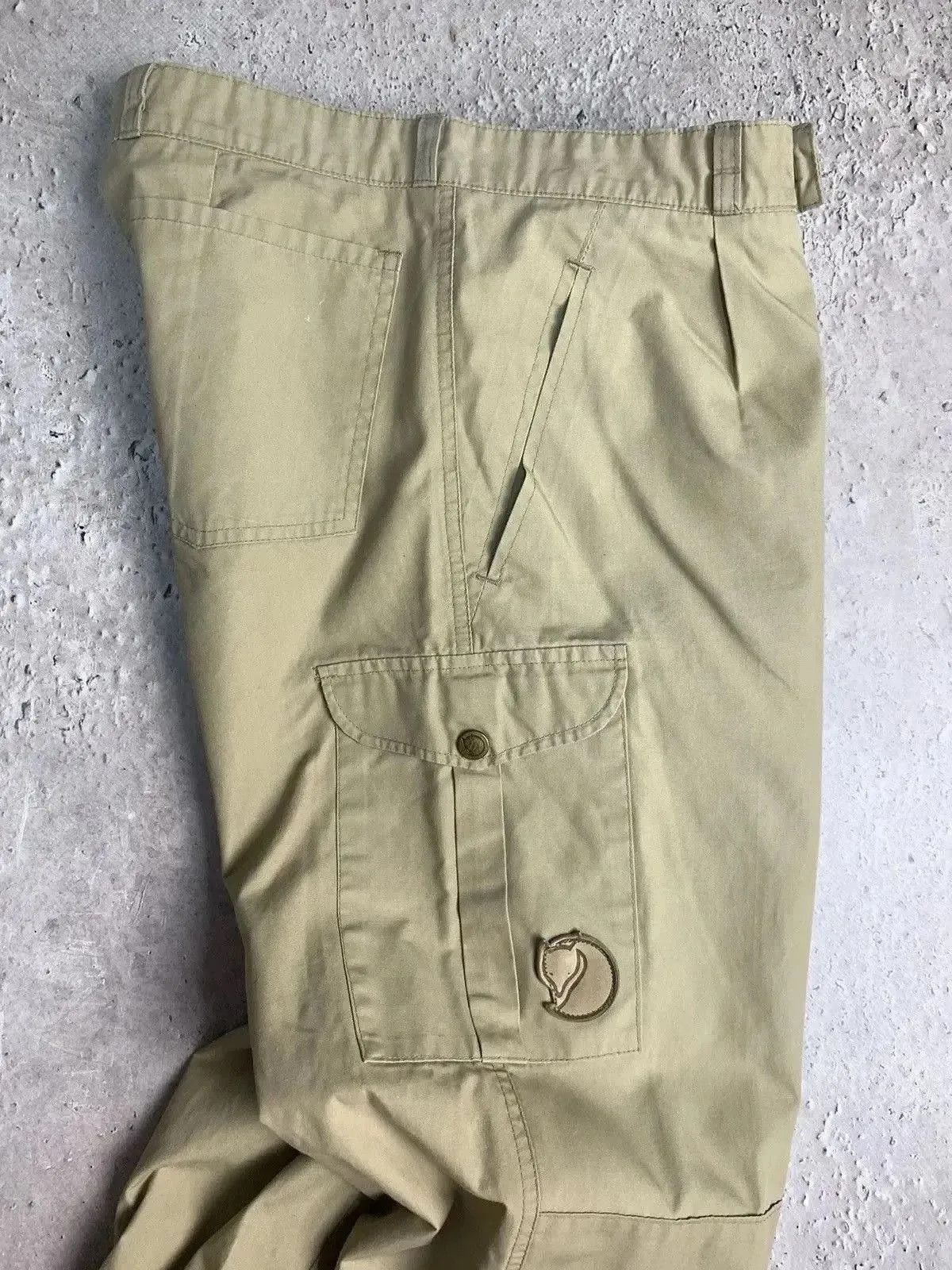 Fjallraven × Vintage Vintage Fjallraven Cargo Cropped Pants G-1000 Size US 31 - 4 Thumbnail