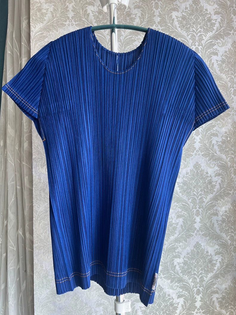 Issey Miyake Issey Miyake size:3 Blue pleated top with short sleeves Size XS / US 0-2 / IT 36-38 - 2 Thumbnail