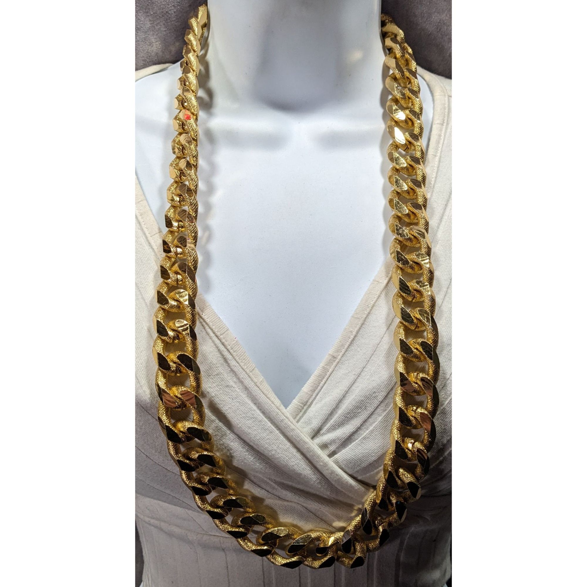 Other Chunky Glam Bright Gold Tone Oversized Chain Necklace Size ONE SIZE - 3 Thumbnail