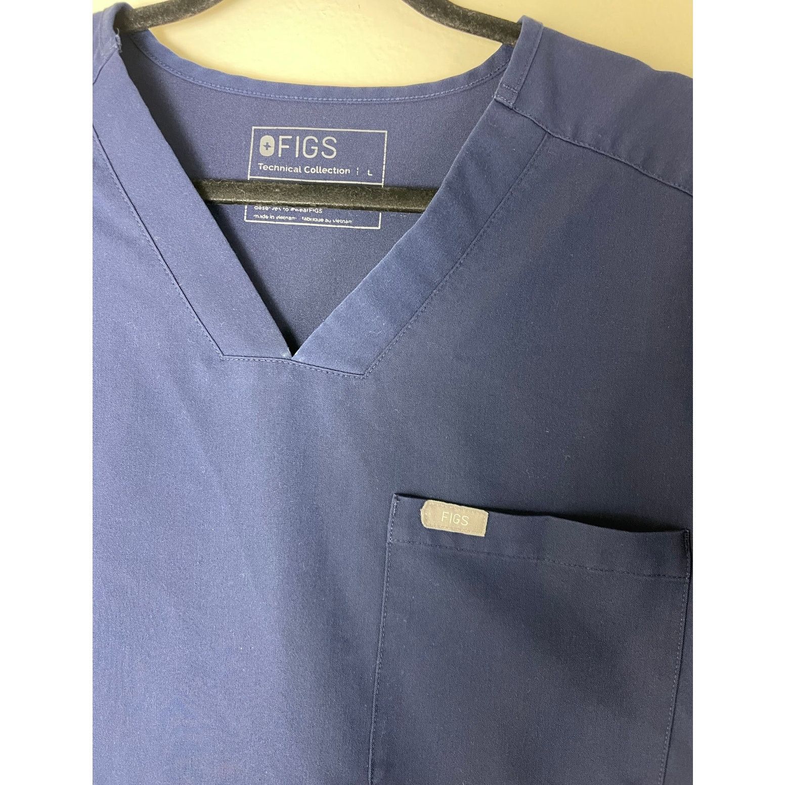 Other FIGS Scrub Top - Size Large - Pre-owned, Excellent Condition Size L / US 10 / IT 46 - 2 Thumbnail
