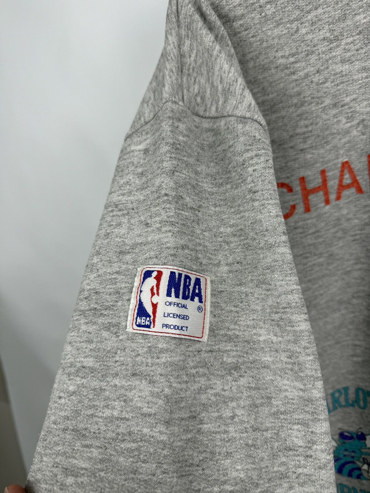 Starter 🇺🇸 Vintage 90s Charlotte Hornets Larry Johnson NBA Sweatshirt Size US M / EU 48-50 / 2 - 8 Thumbnail